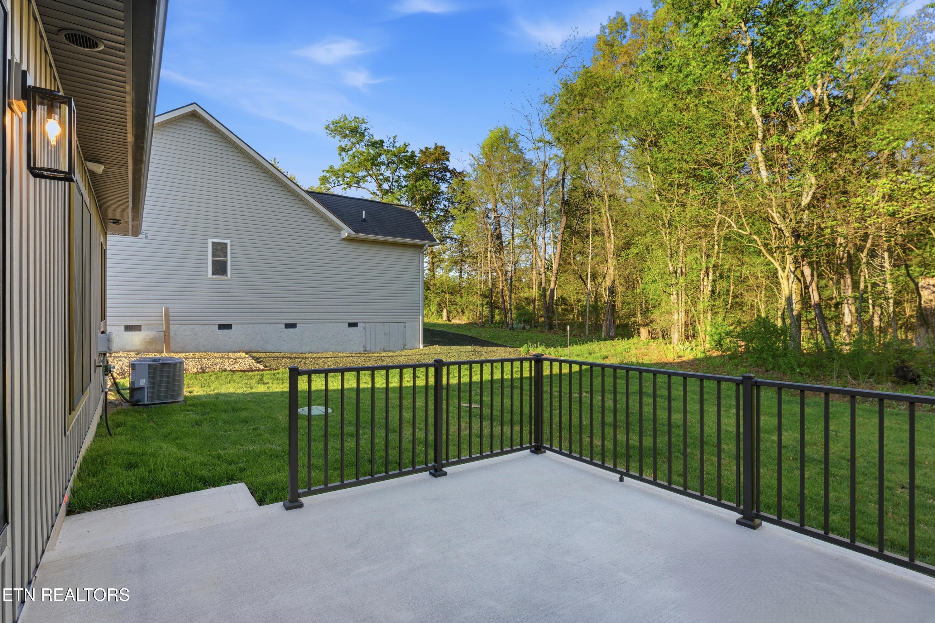 123 Gado Way Loudon TN 37774
