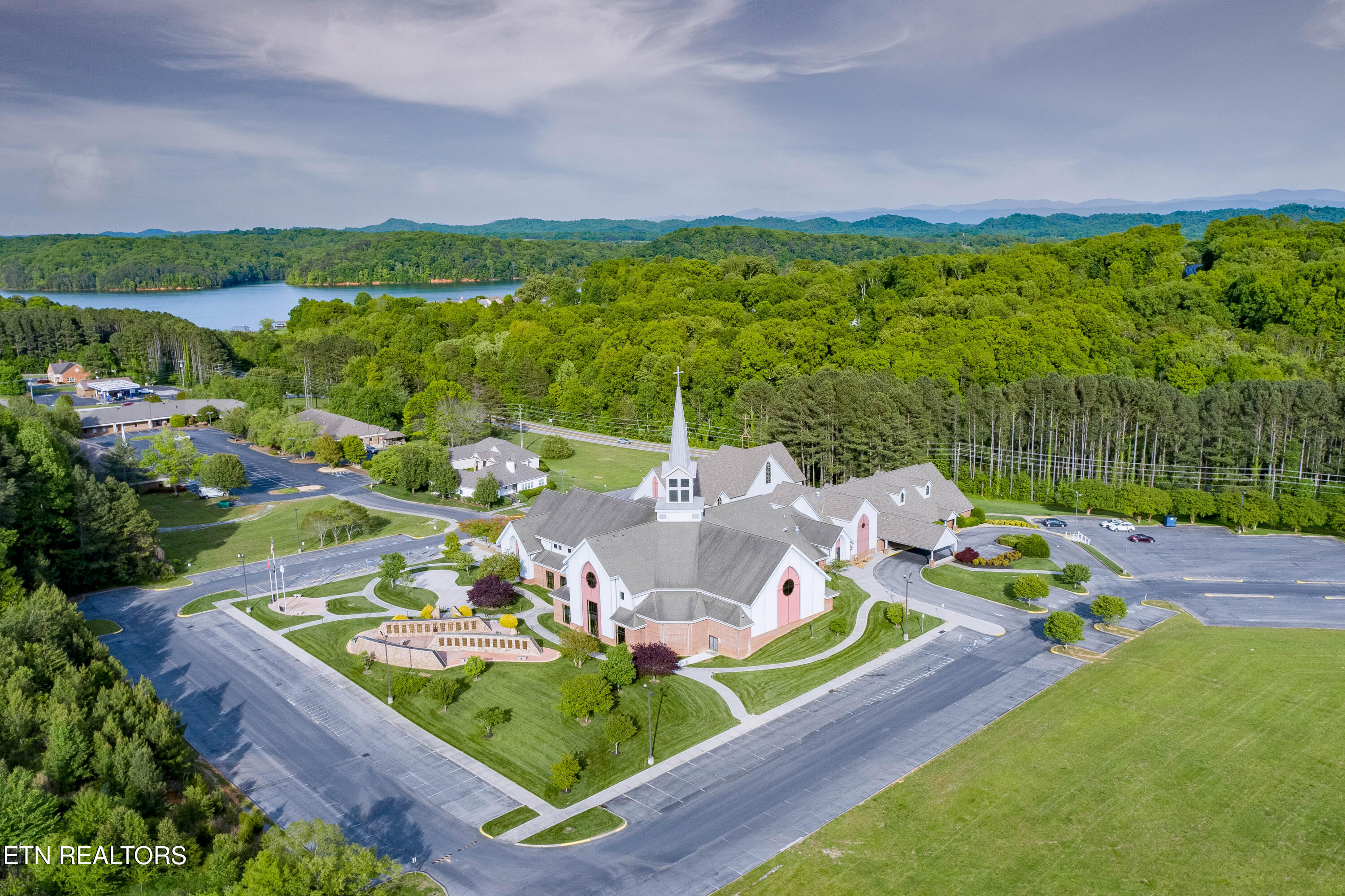 123 Gado Way Loudon TN 37774
