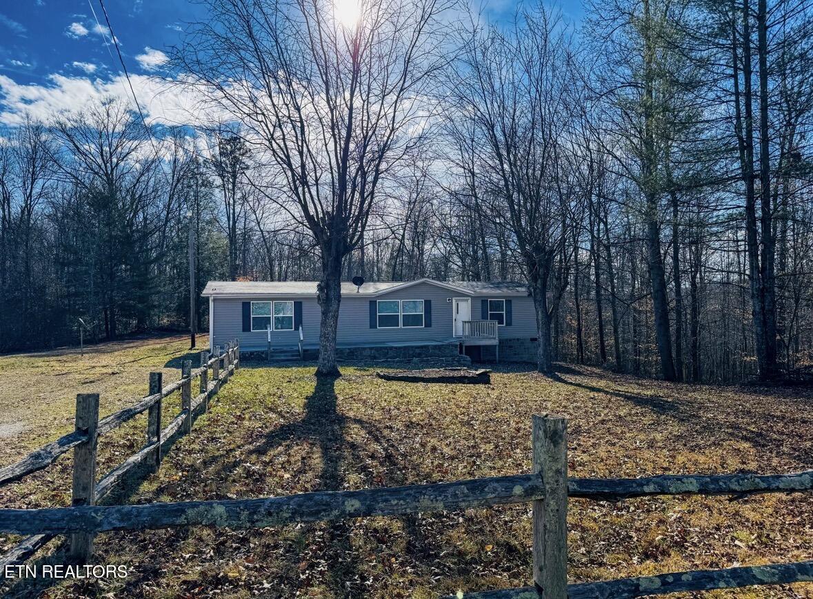 2326 Huntsville Hill Road Helenwood TN 37755