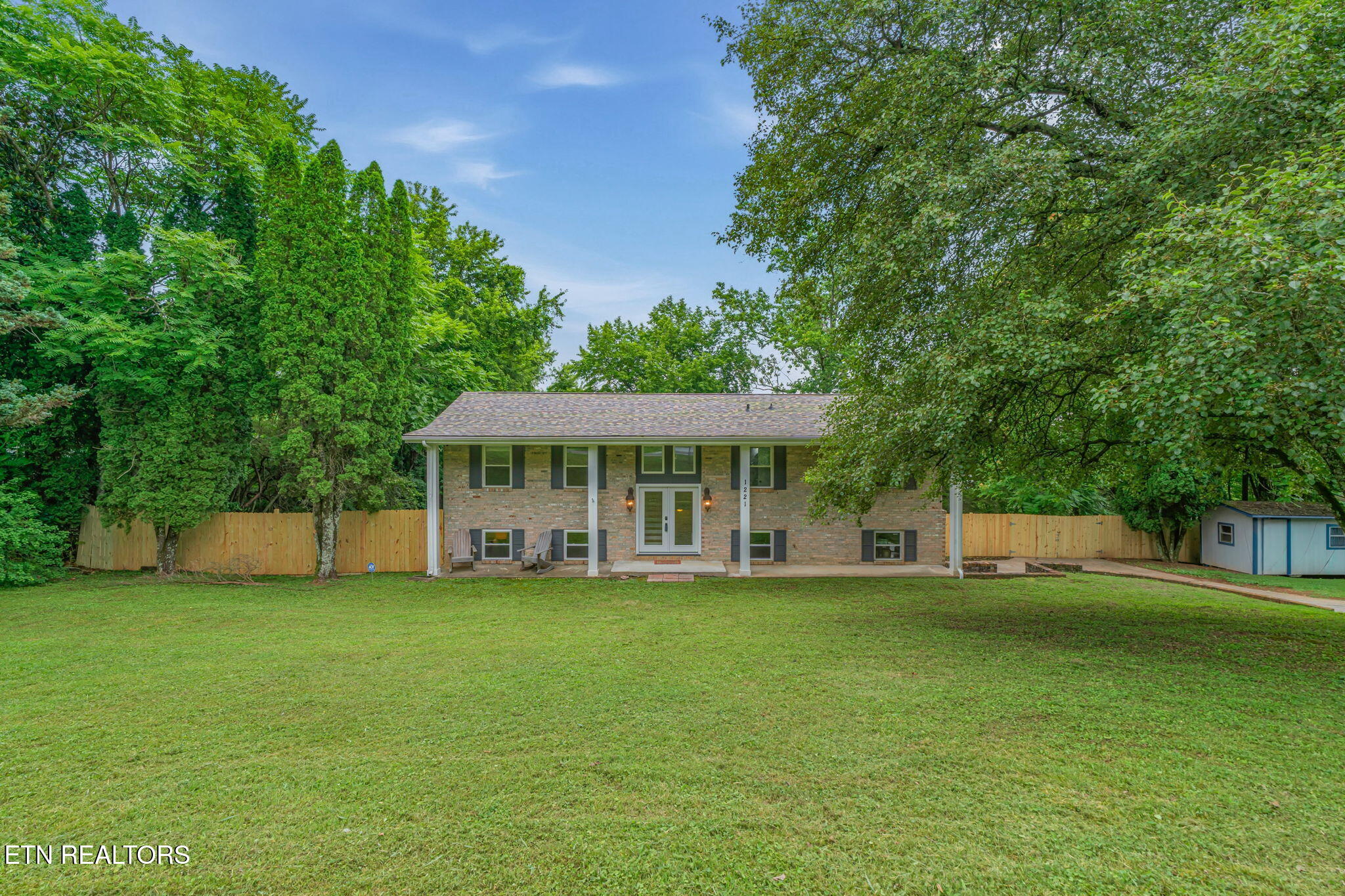 1221 Laurel Road Clinton TN 37716