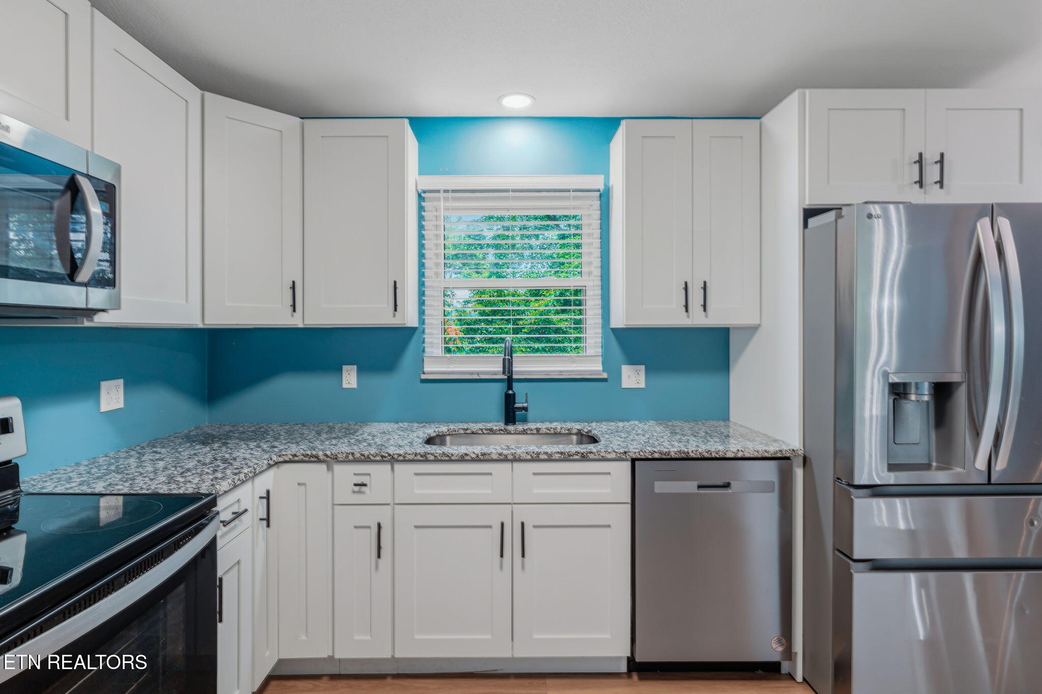 1221 Laurel Road Clinton TN 37716