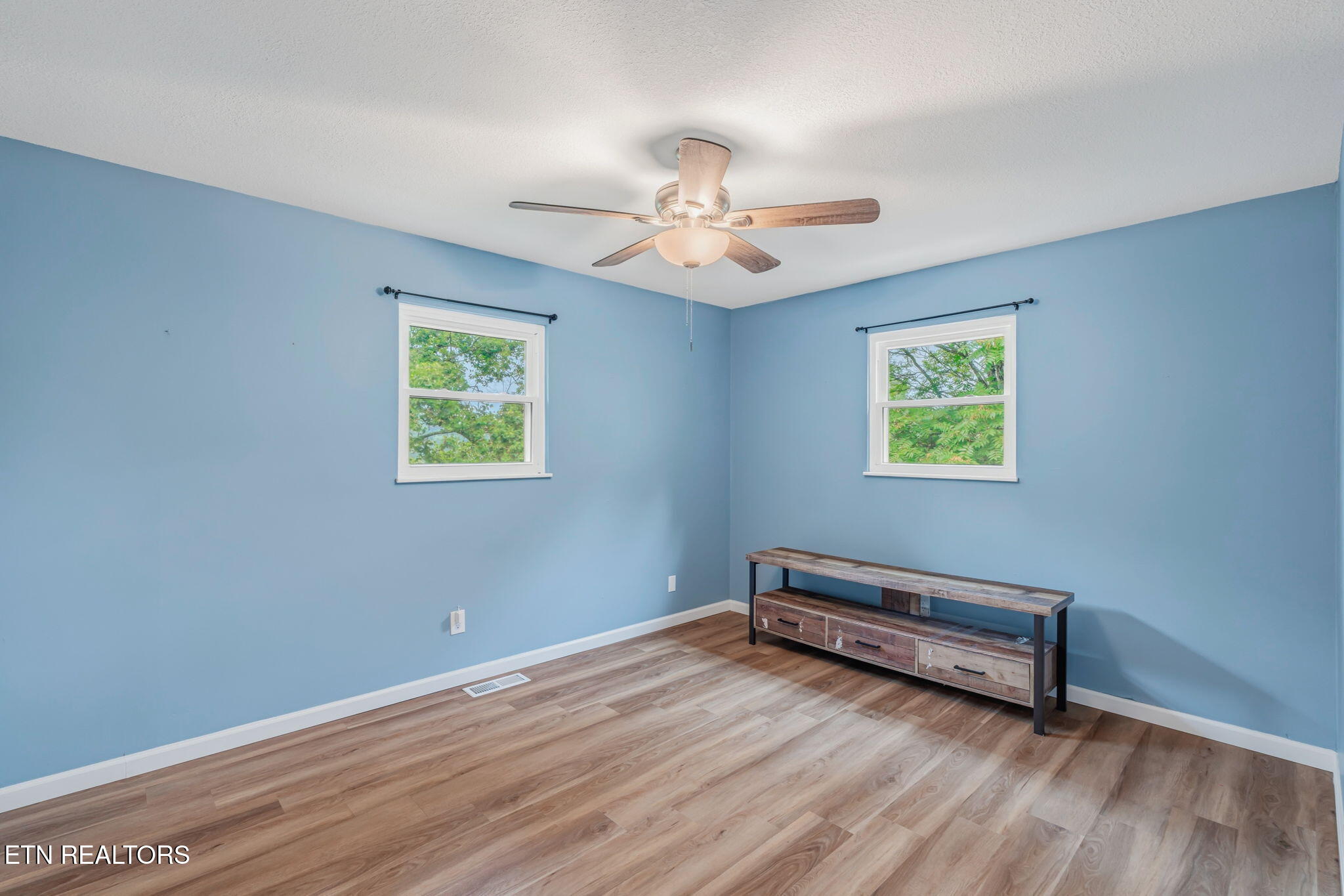1221 Laurel Road Clinton TN 37716