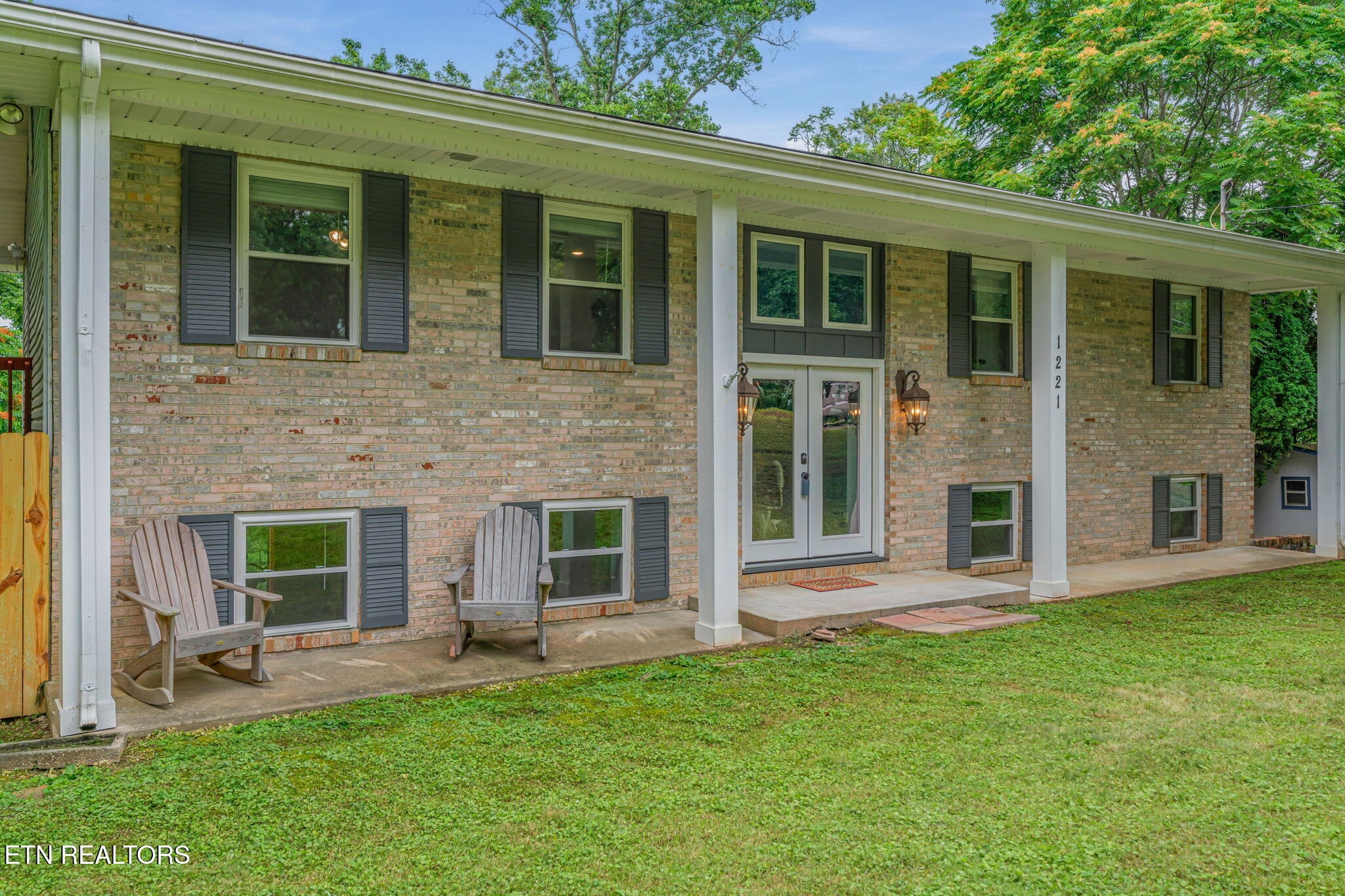 1221 Laurel Road Clinton TN 37716