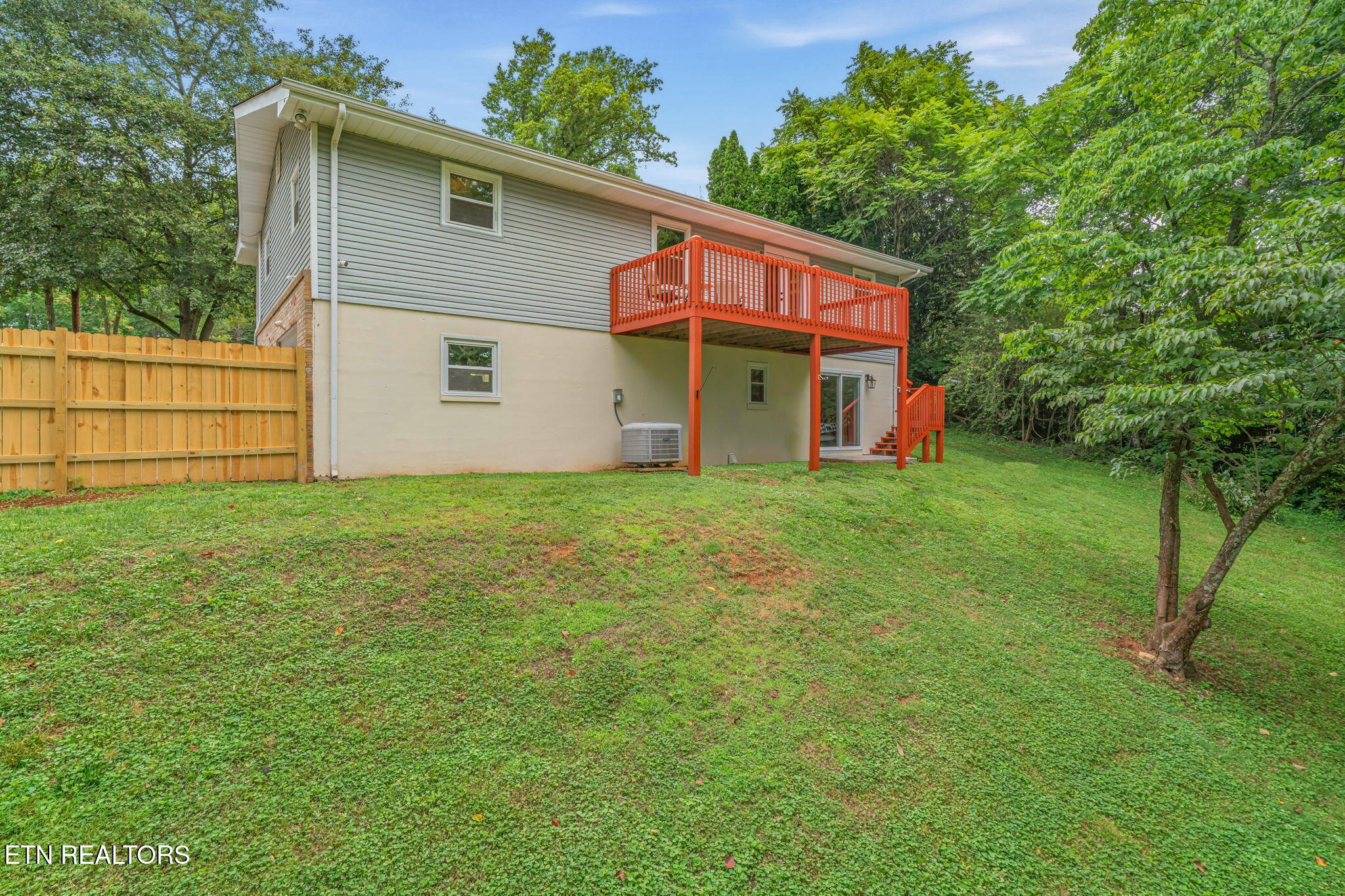 1221 Laurel Road Clinton TN 37716