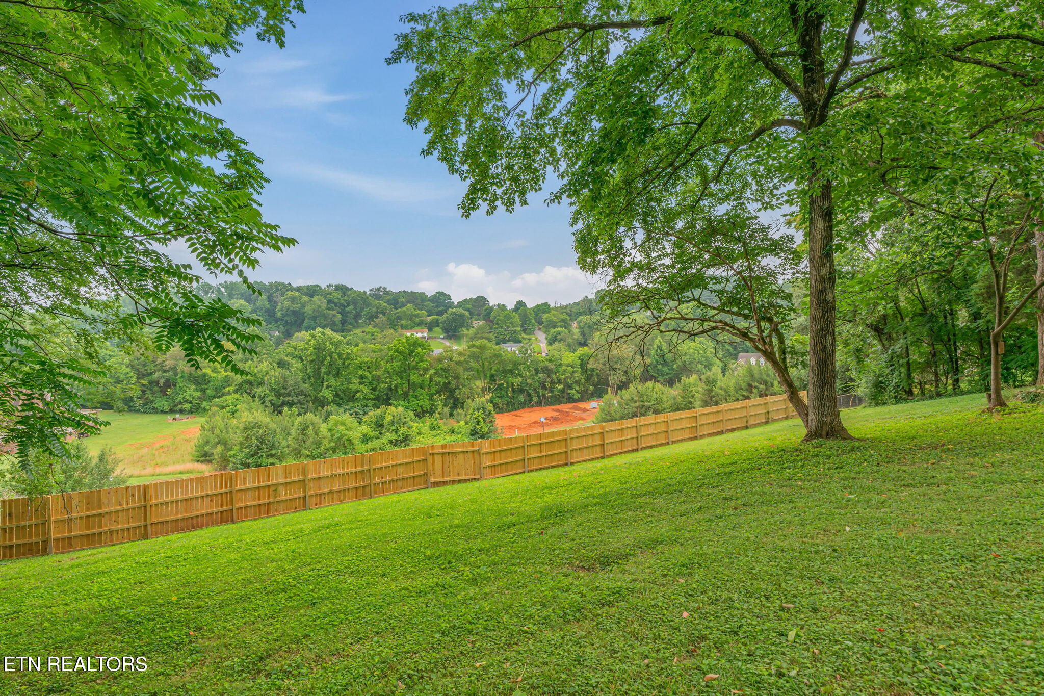 1221 Laurel Road Clinton TN 37716