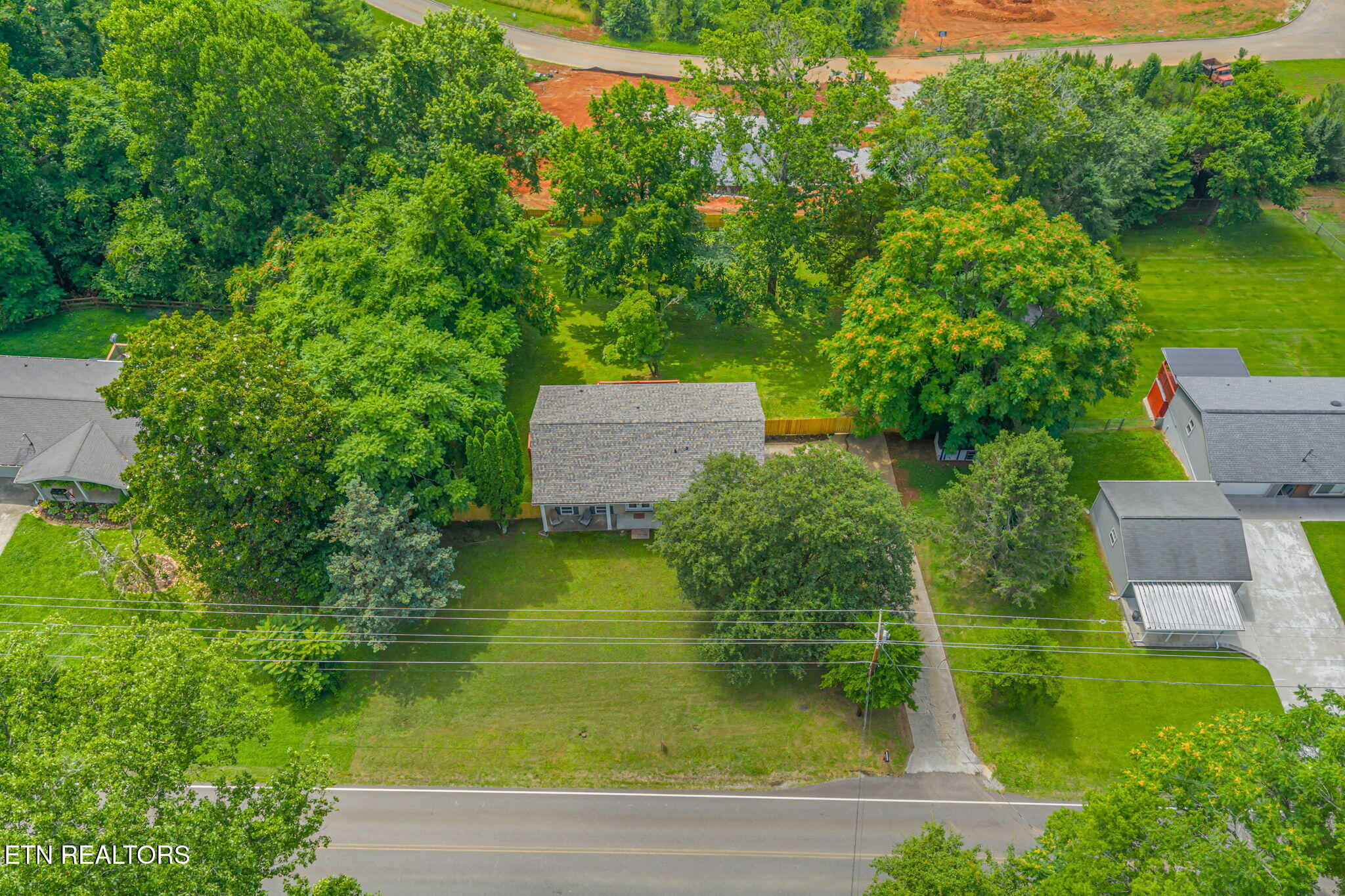 1221 Laurel Road Clinton TN 37716