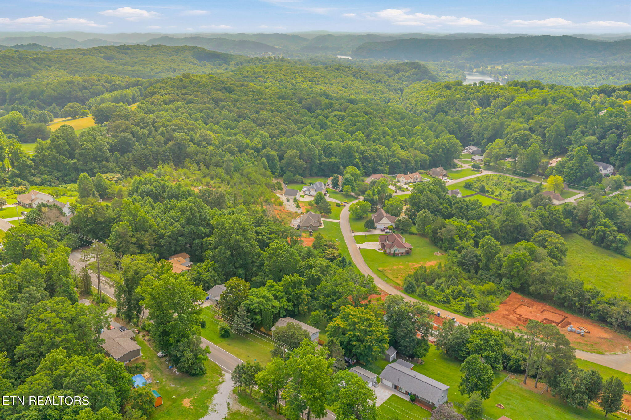 1221 Laurel Road Clinton TN 37716