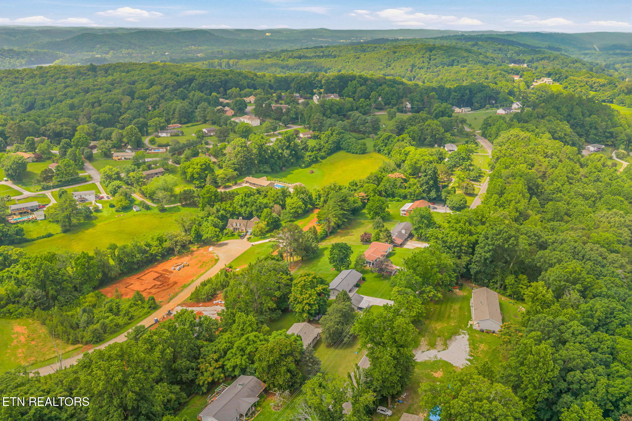 1221 Laurel Road Clinton TN 37716