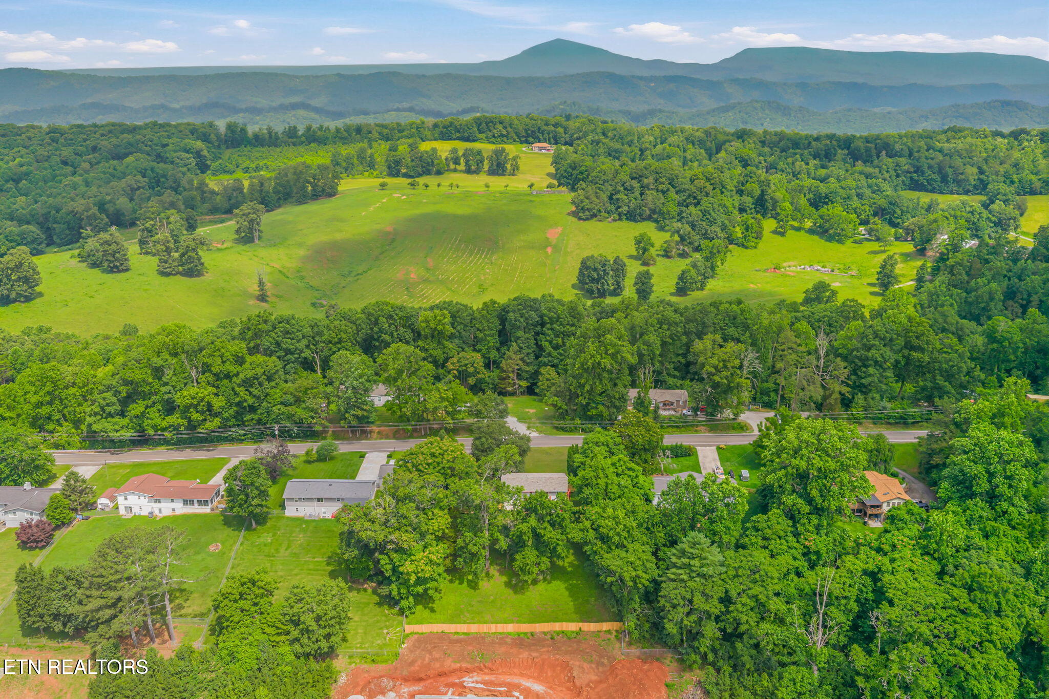 1221 Laurel Road Clinton TN 37716
