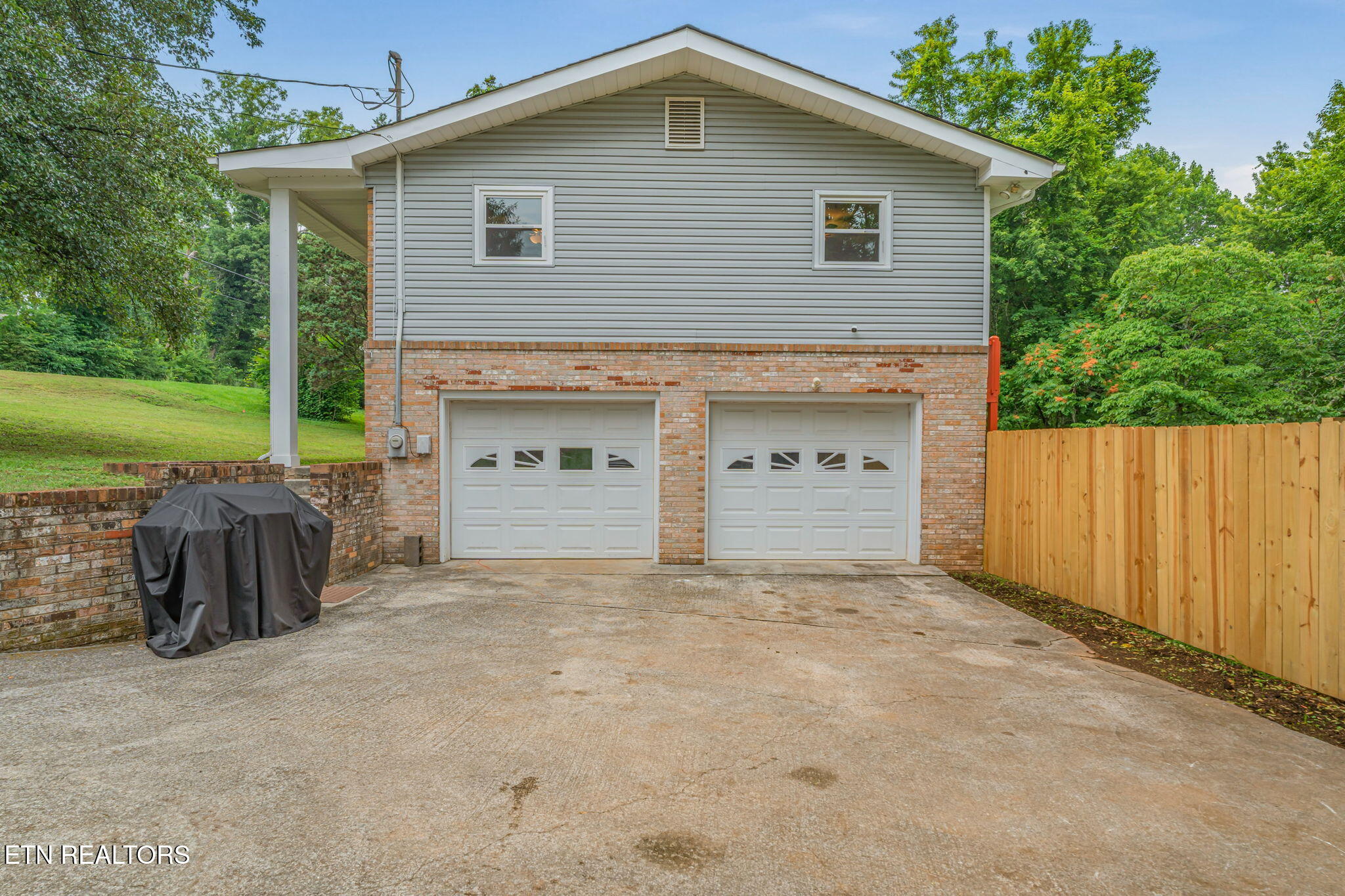 1221 Laurel Road Clinton TN 37716
