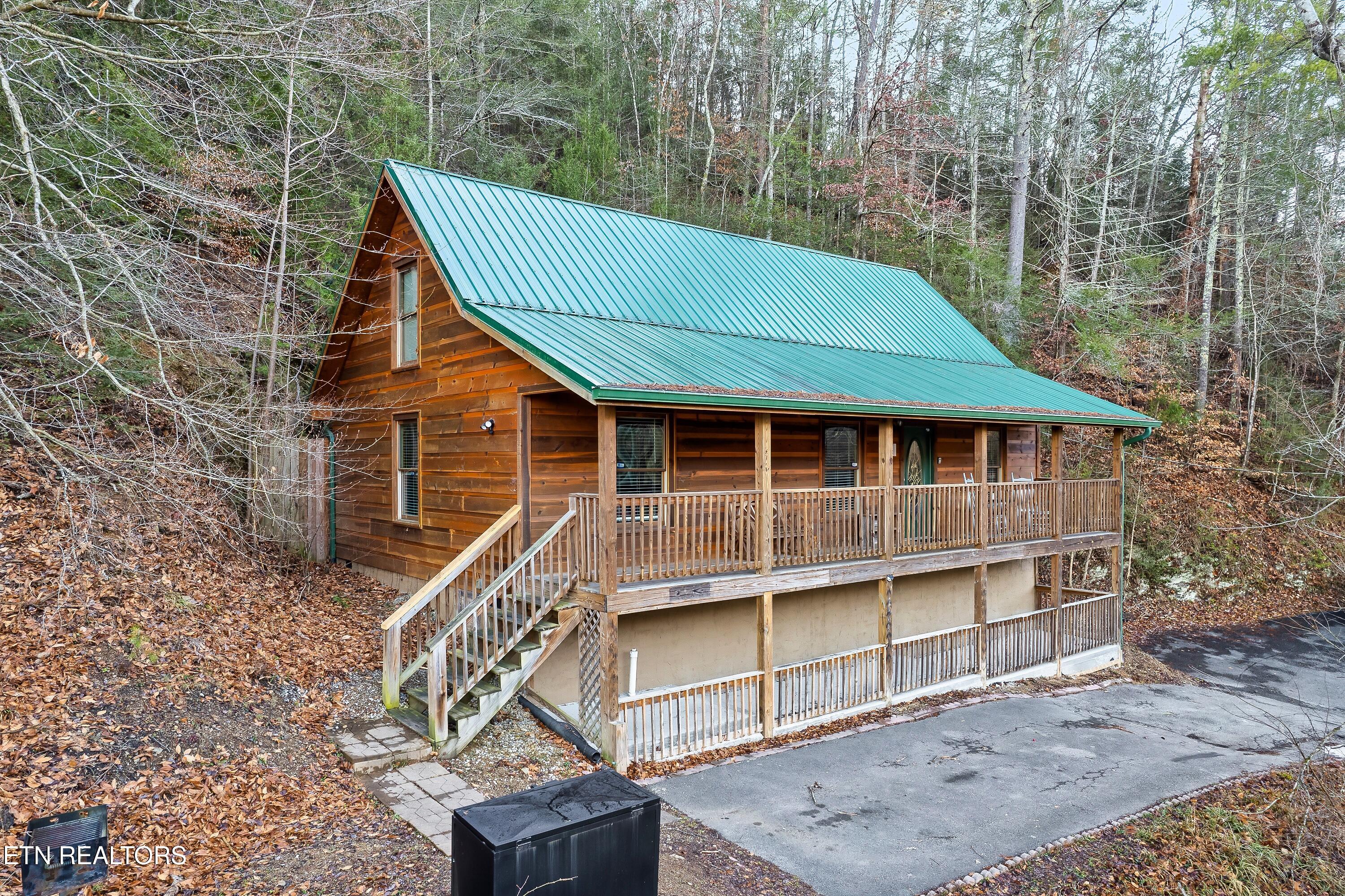 619 Pine Mtn Road Pigeon Forge TN 37863