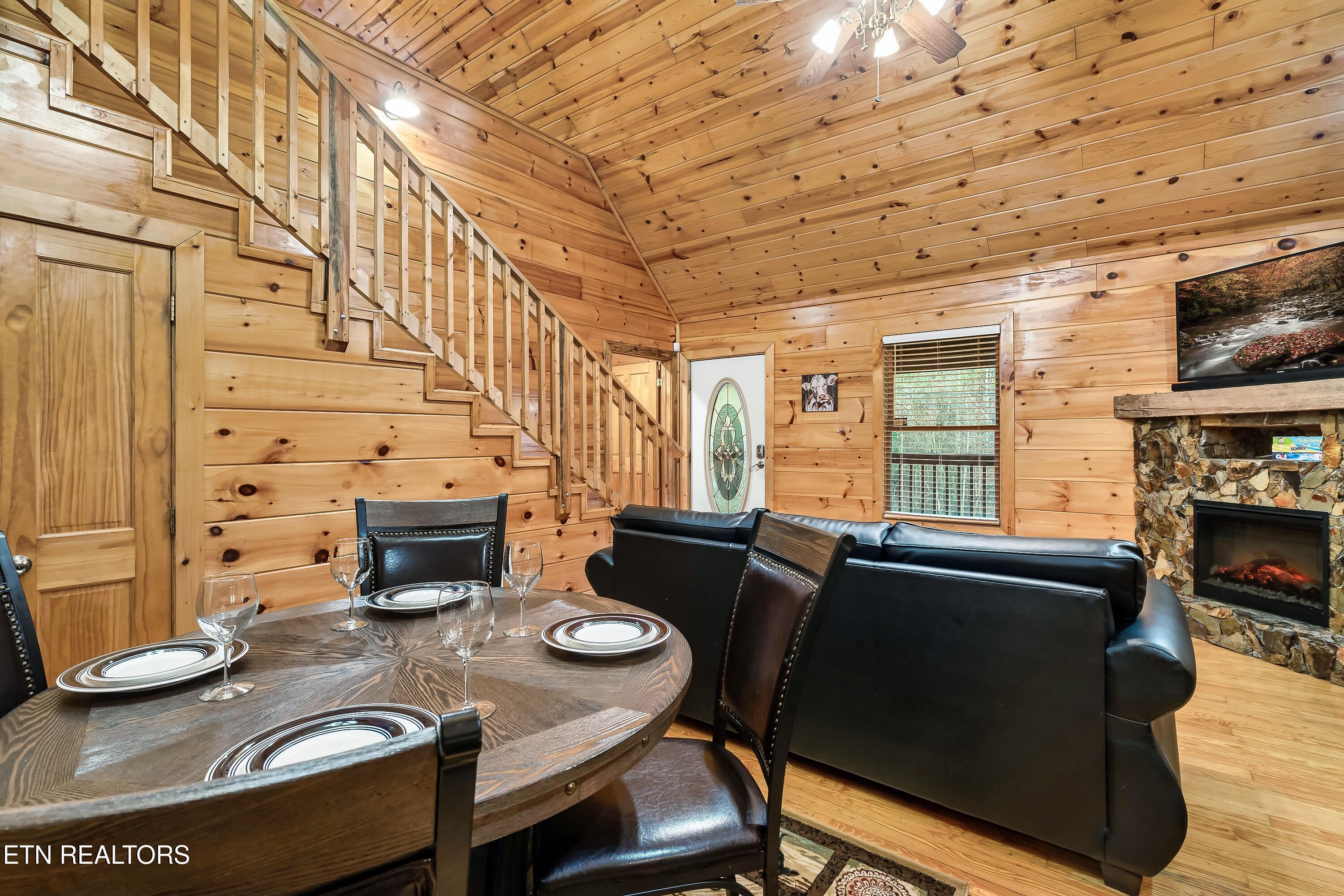 619 Pine Mtn Road Pigeon Forge TN 37863