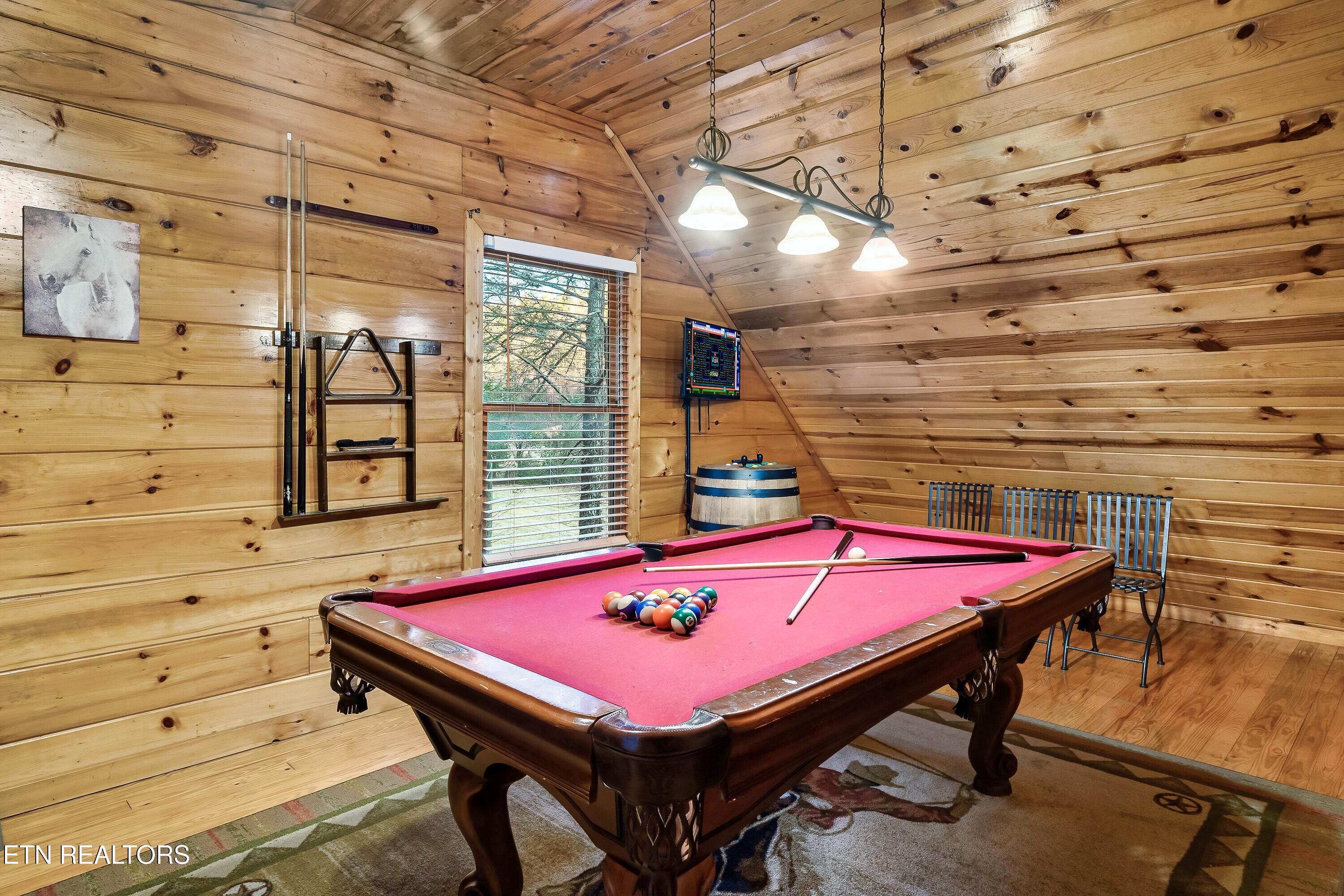619 Pine Mtn Road Pigeon Forge TN 37863