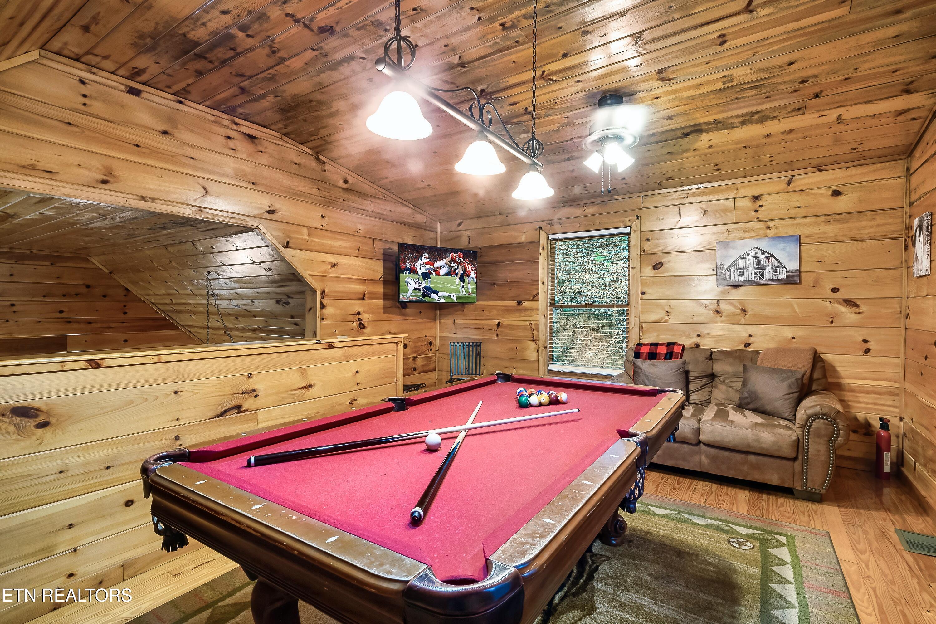 619 Pine Mtn Road Pigeon Forge TN 37863