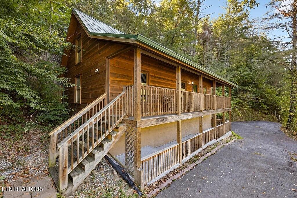 619 Pine Mtn Road Pigeon Forge TN 37863