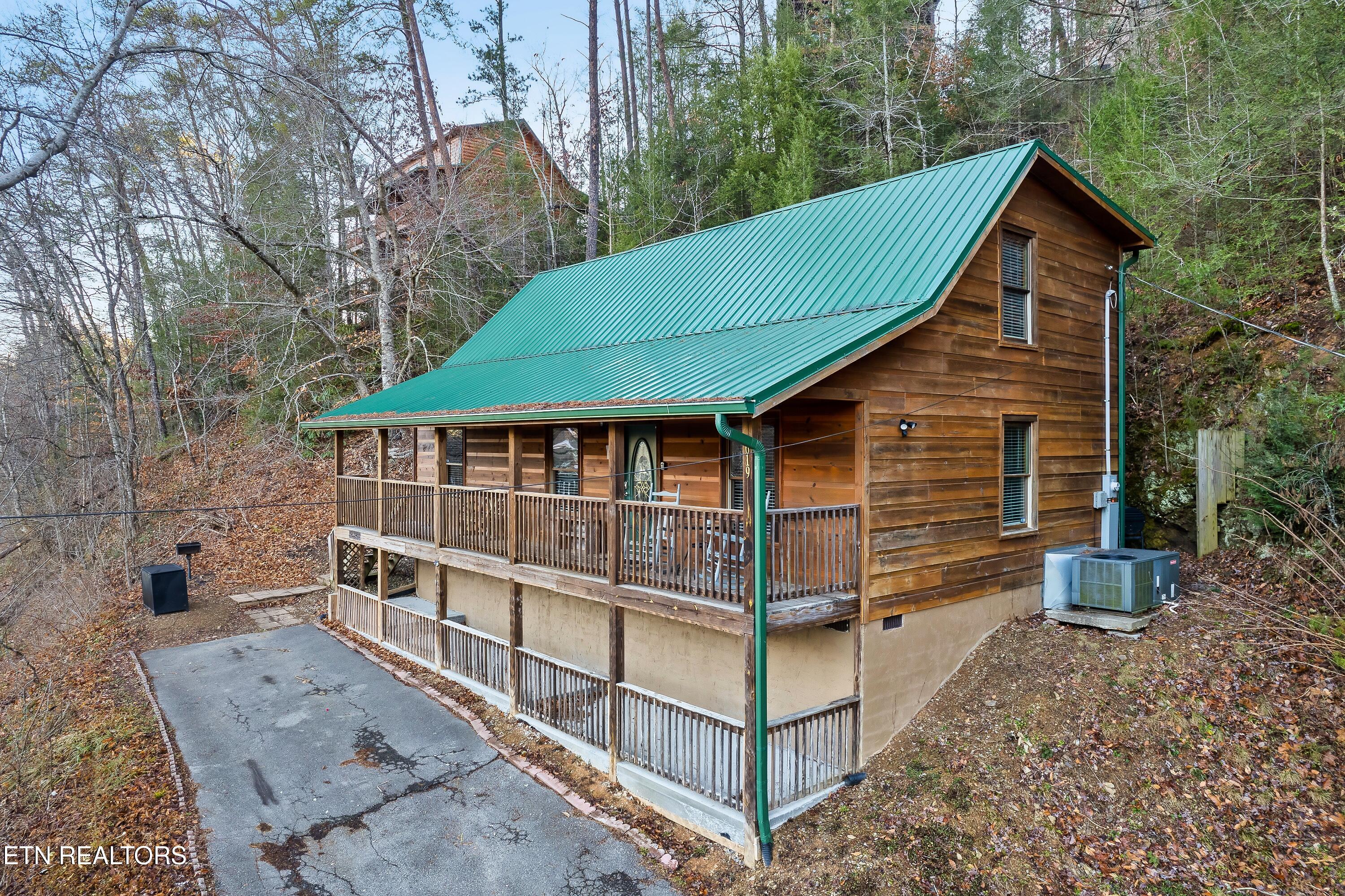 619 Pine Mtn Road Pigeon Forge TN 37863