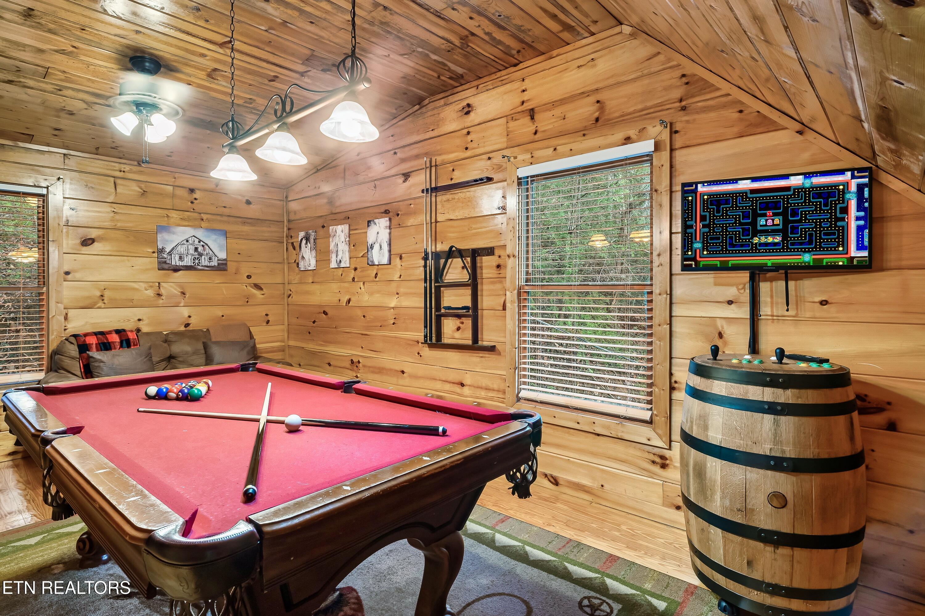 619 Pine Mtn Road Pigeon Forge TN 37863