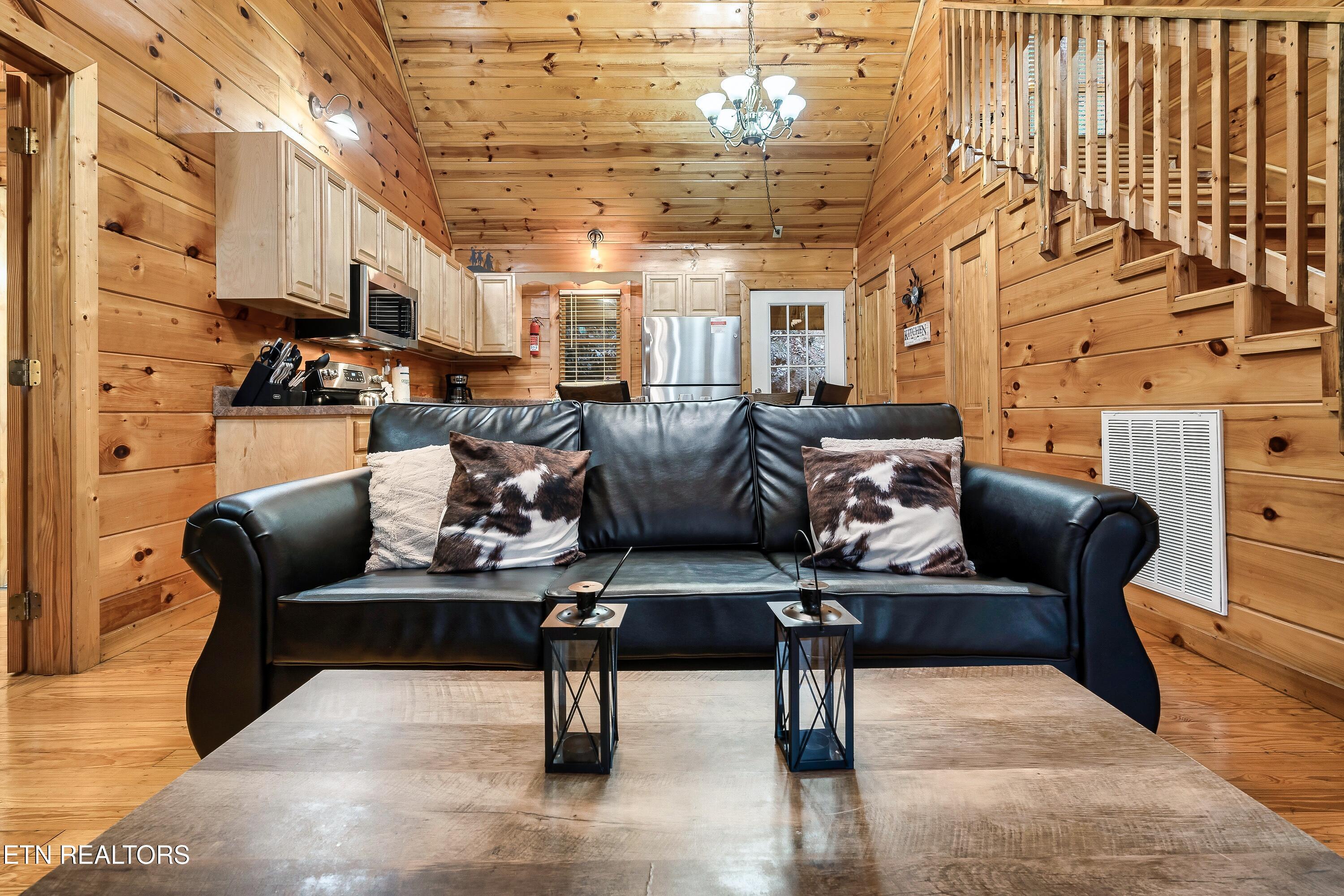 619 Pine Mtn Road Pigeon Forge TN 37863