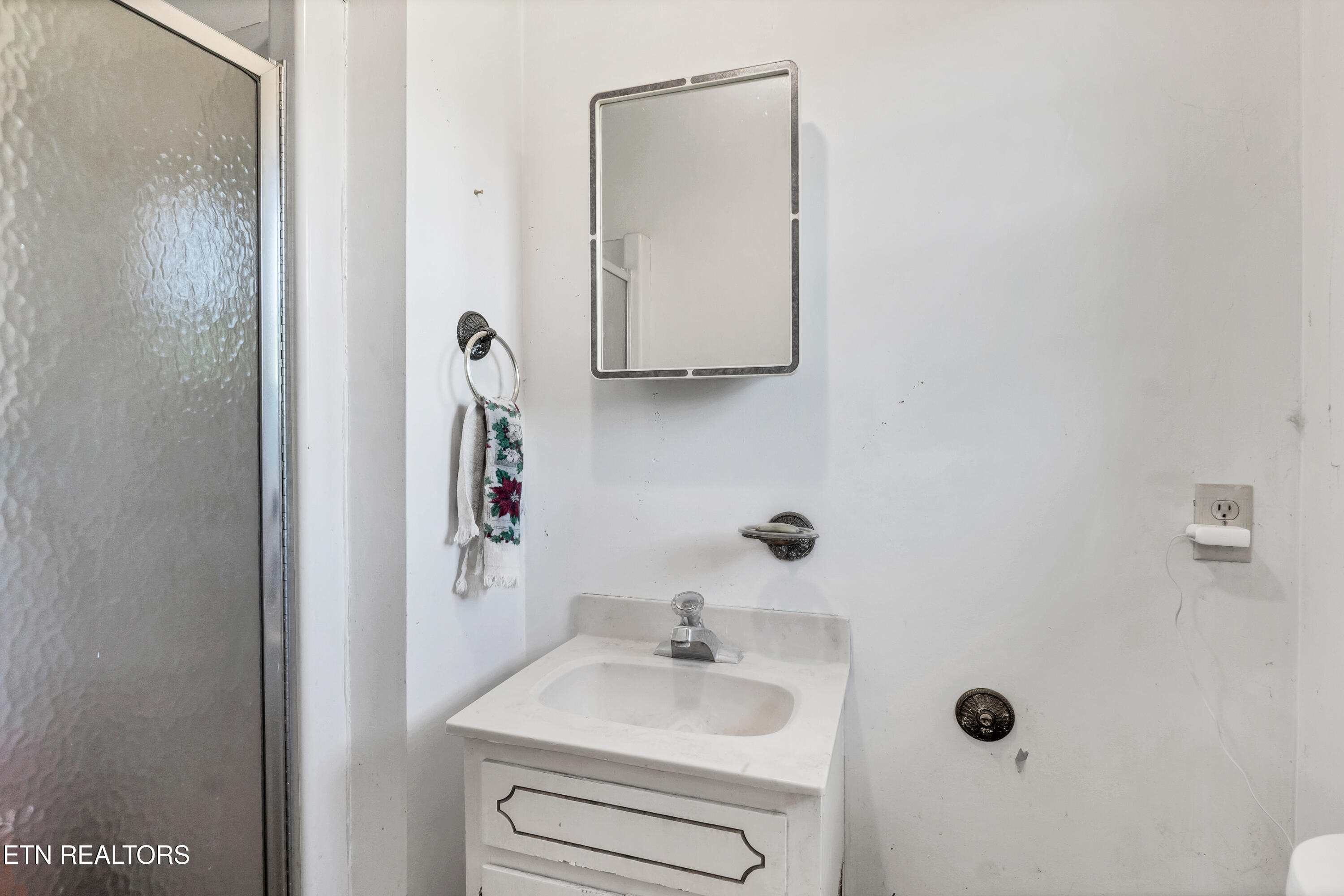 5021 Millsaps Drive Greenback TN 37742