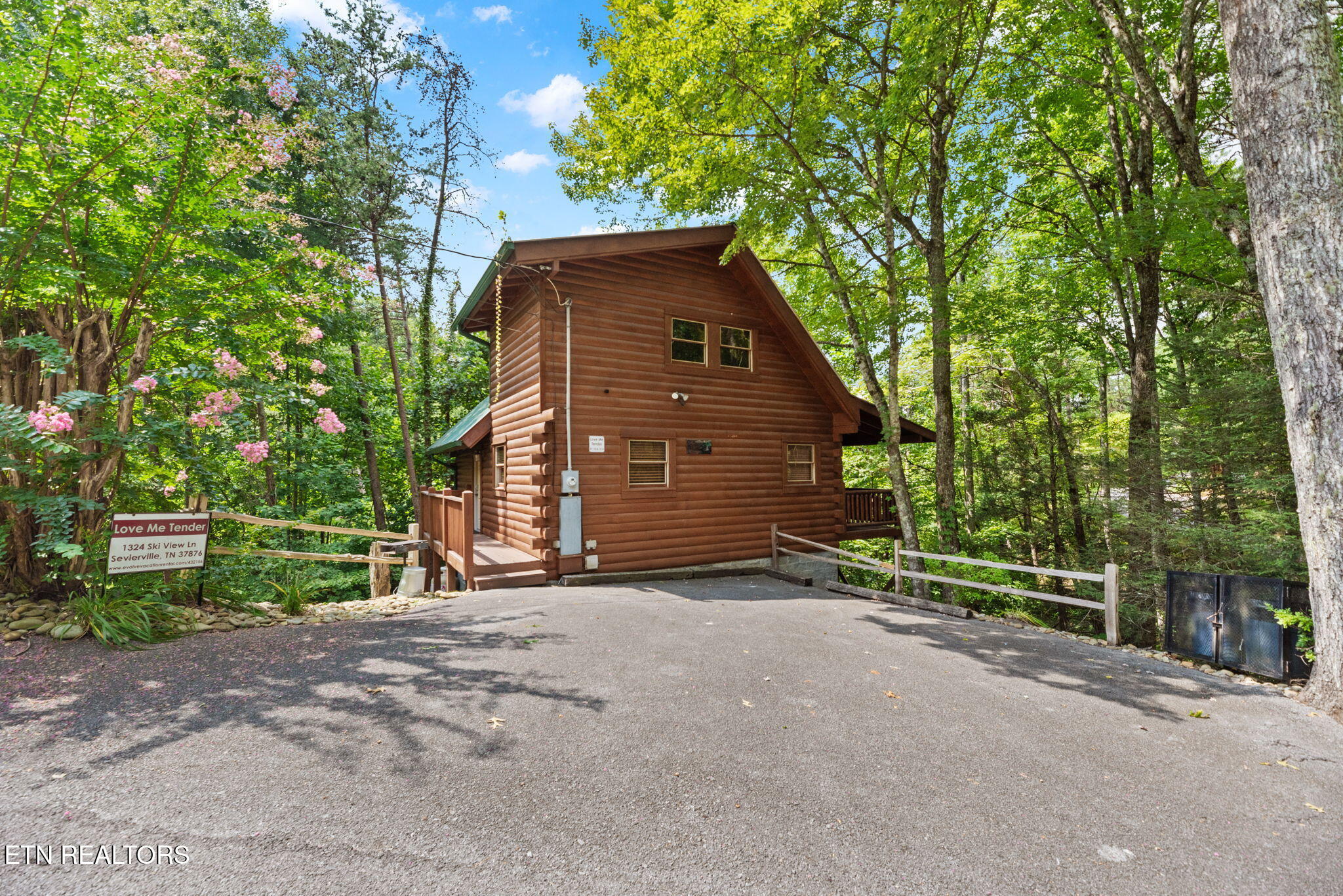 1324 Ski View Lane Sevierville TN 37876