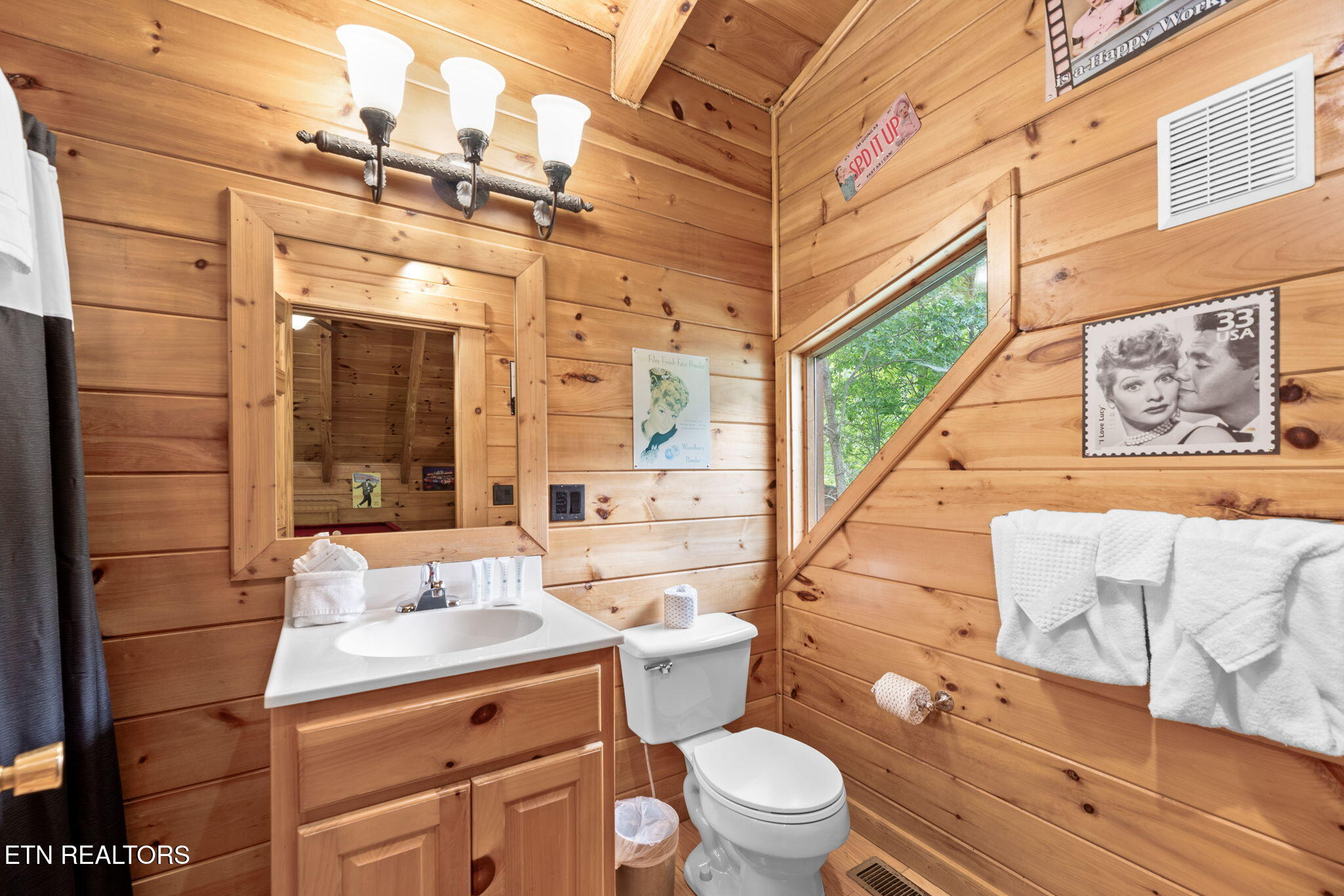 1324 Ski View Lane Sevierville TN 37876