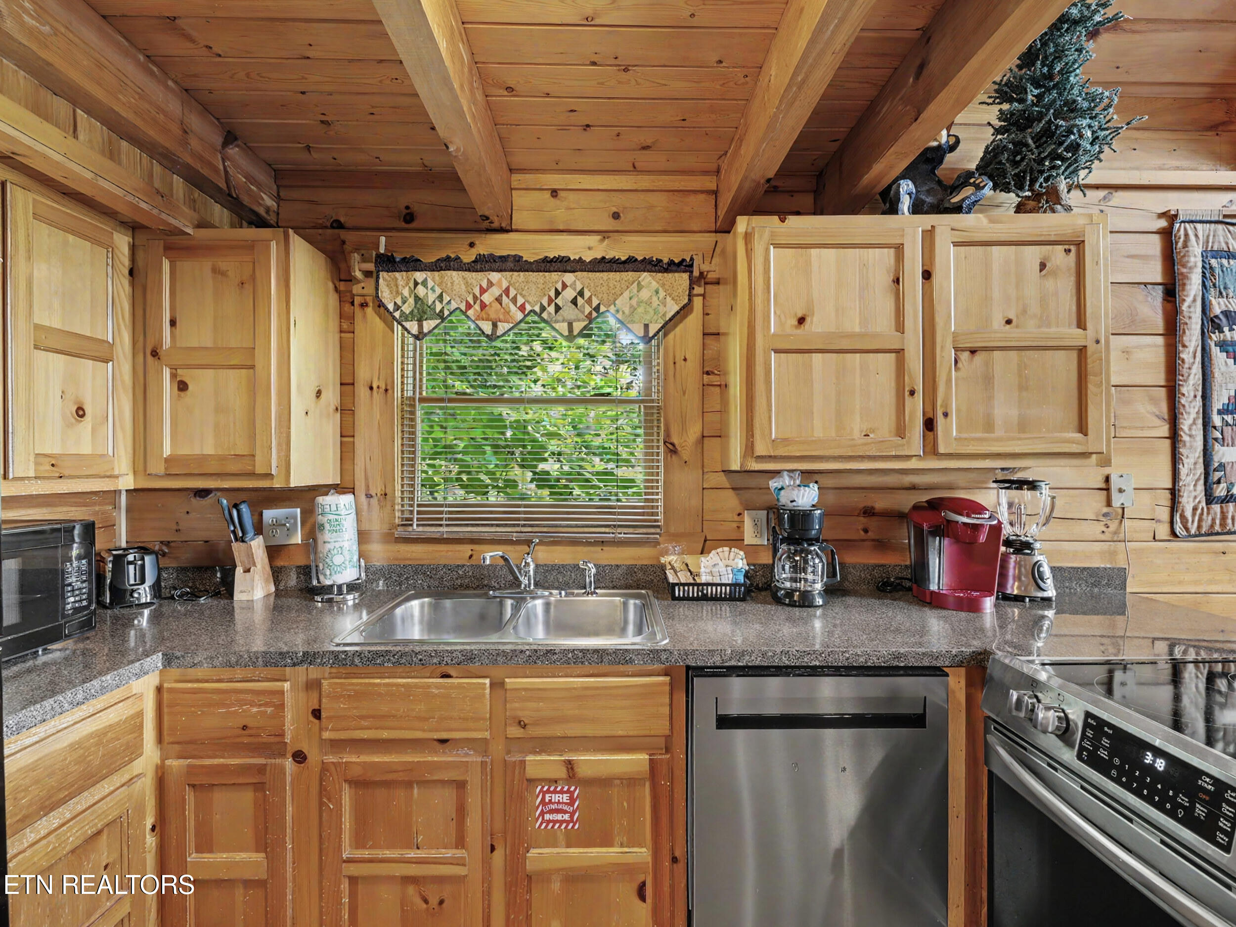 2509 Piney Drive Sevierville TN 37876