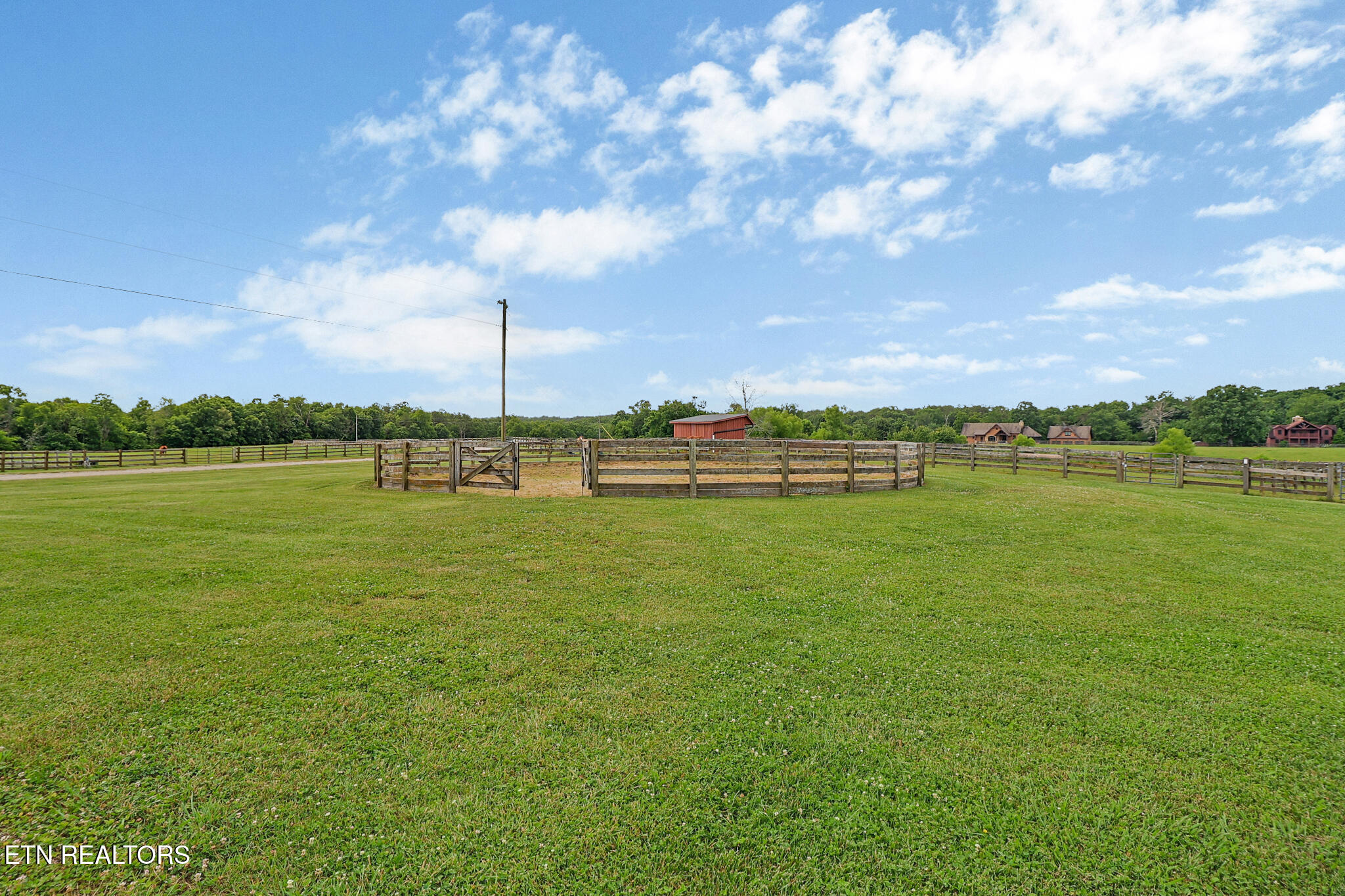 1201 Bridle Trail Spencer TN 38585
