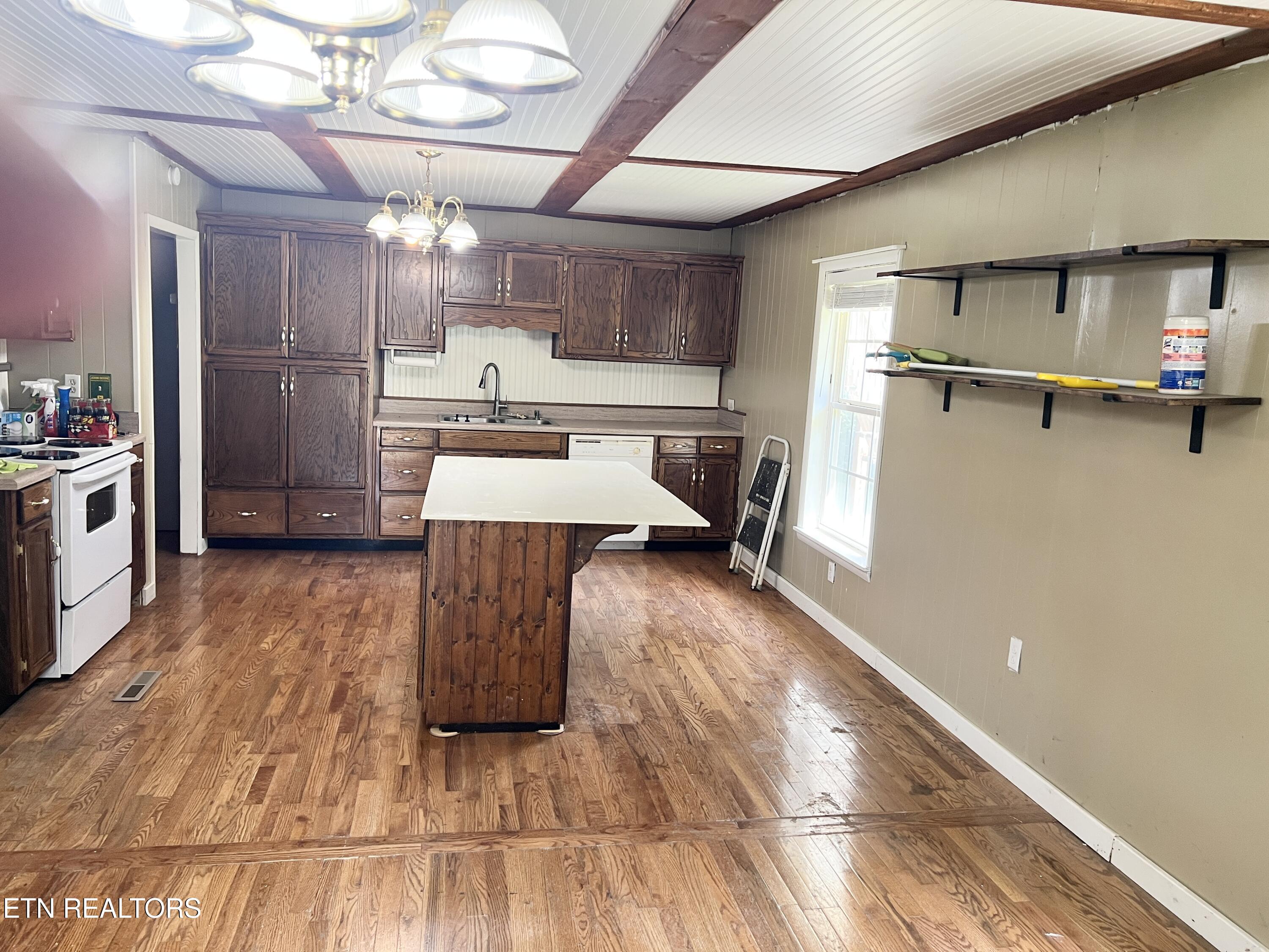 1946 Welcome Valley Road Benton TN 37307