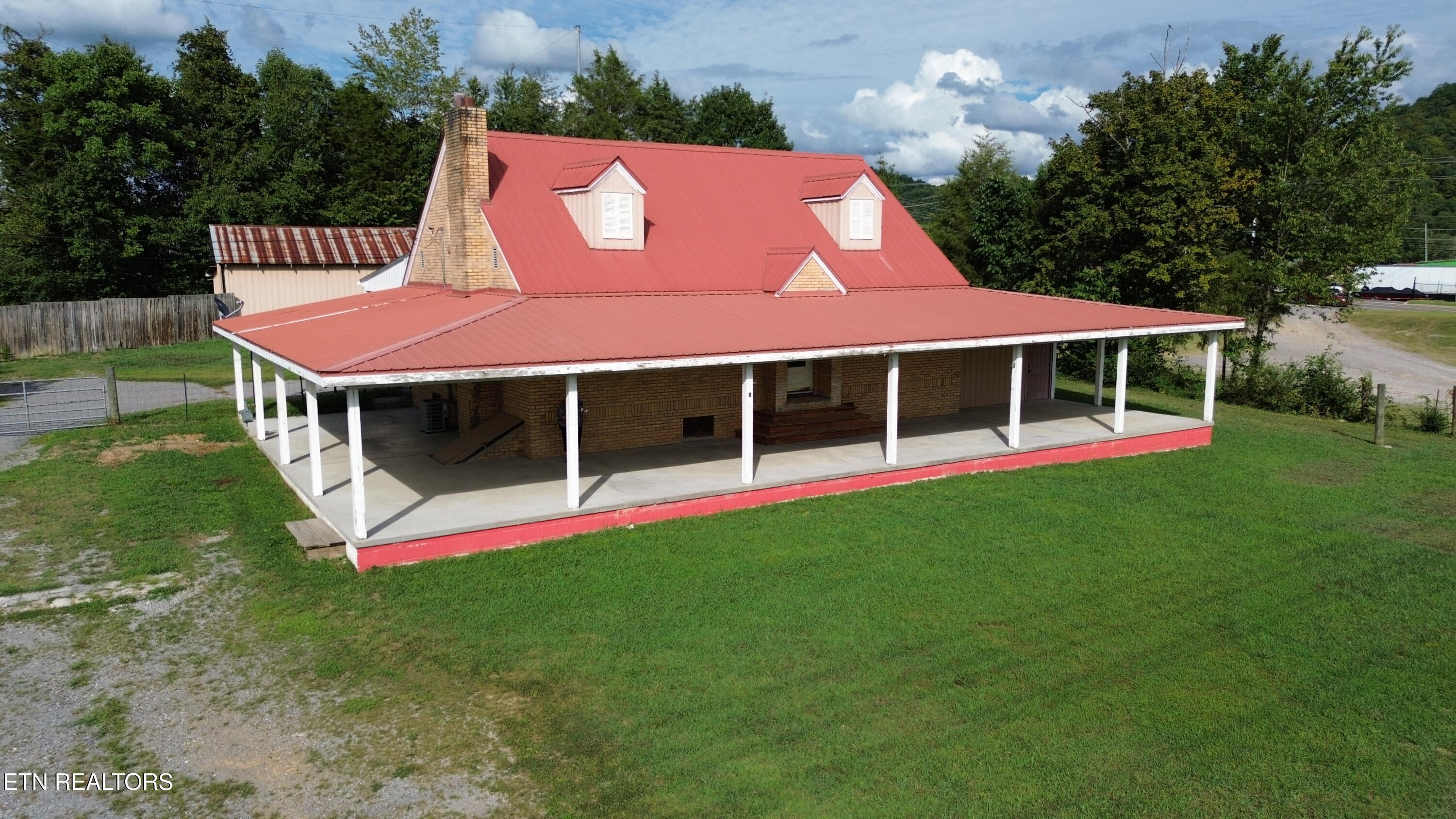 2215 Clinton Hwy Highway Powell TN 37849