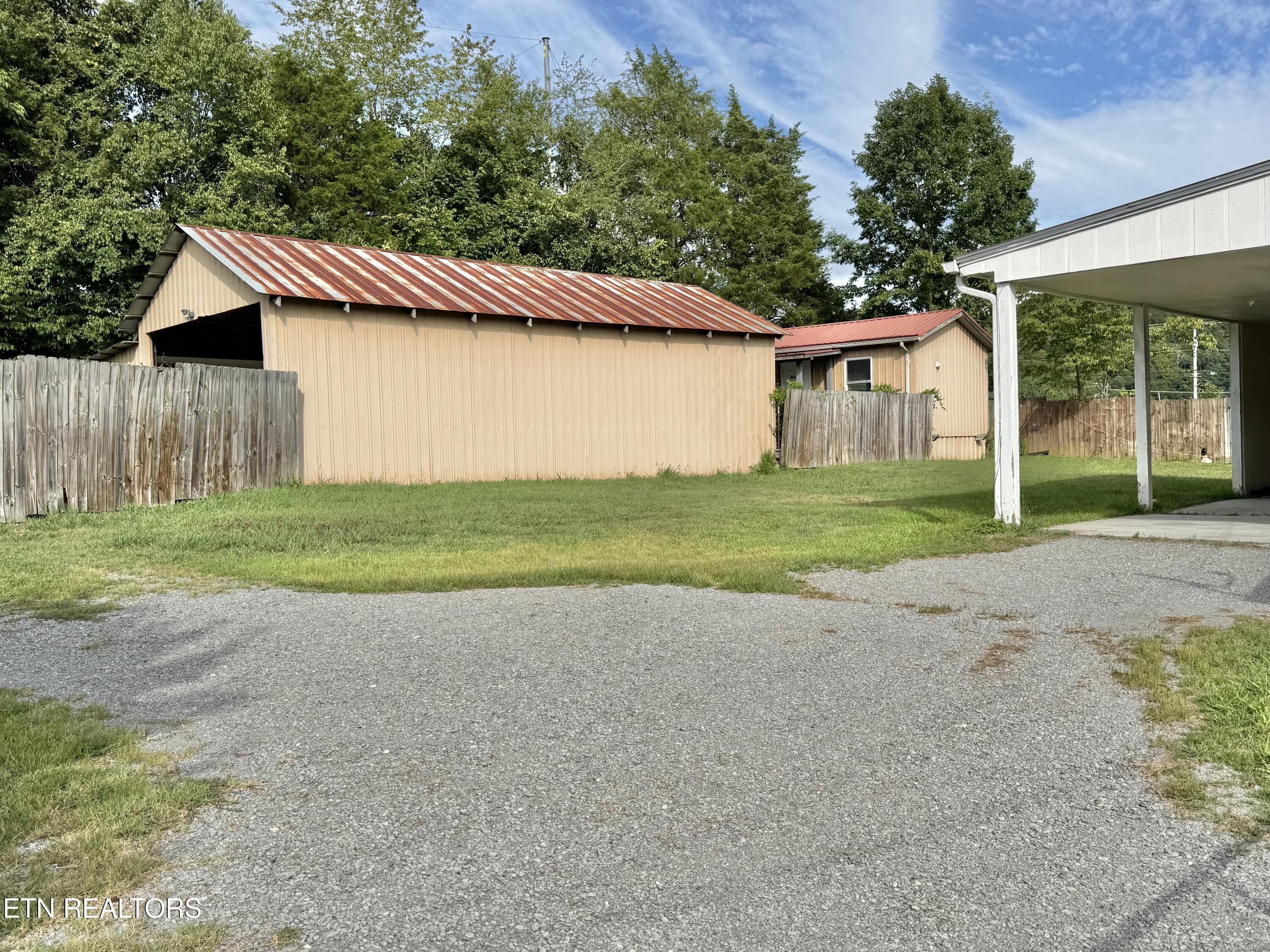2215 Clinton Hwy Highway Powell TN 37849