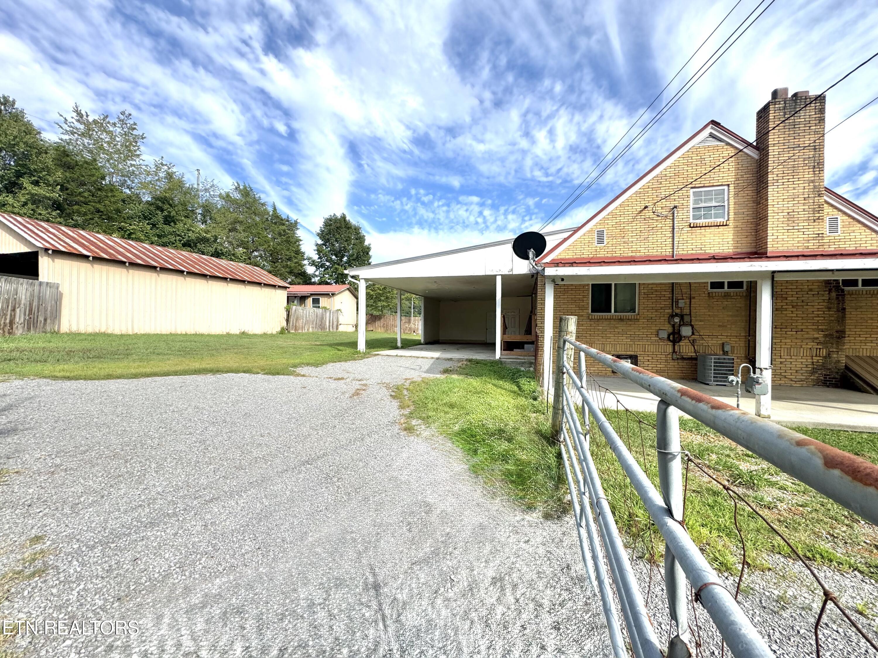 2215 Clinton Hwy Highway Powell TN 37849