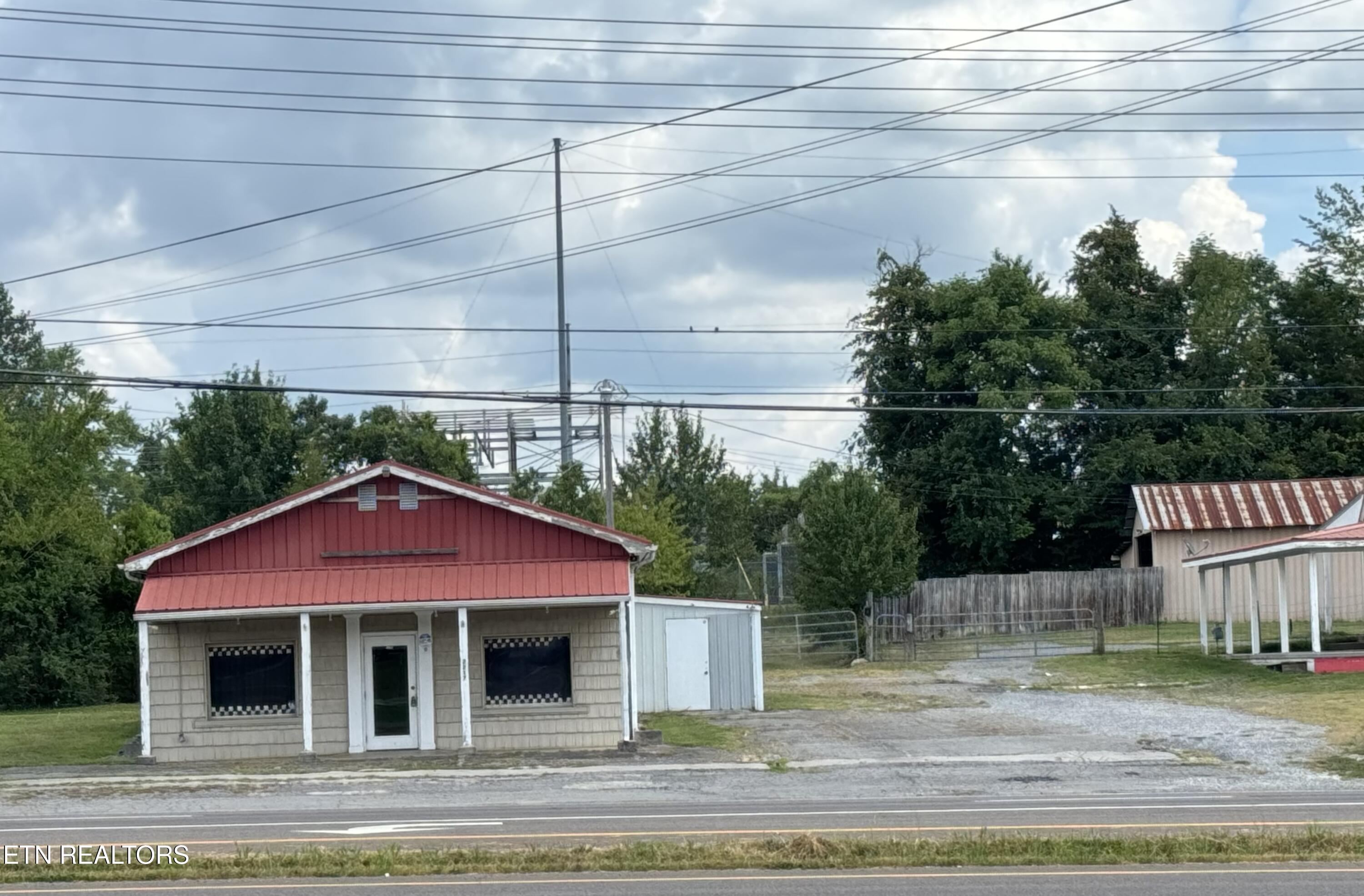 2215 Clinton Hwy Highway Powell TN 37849