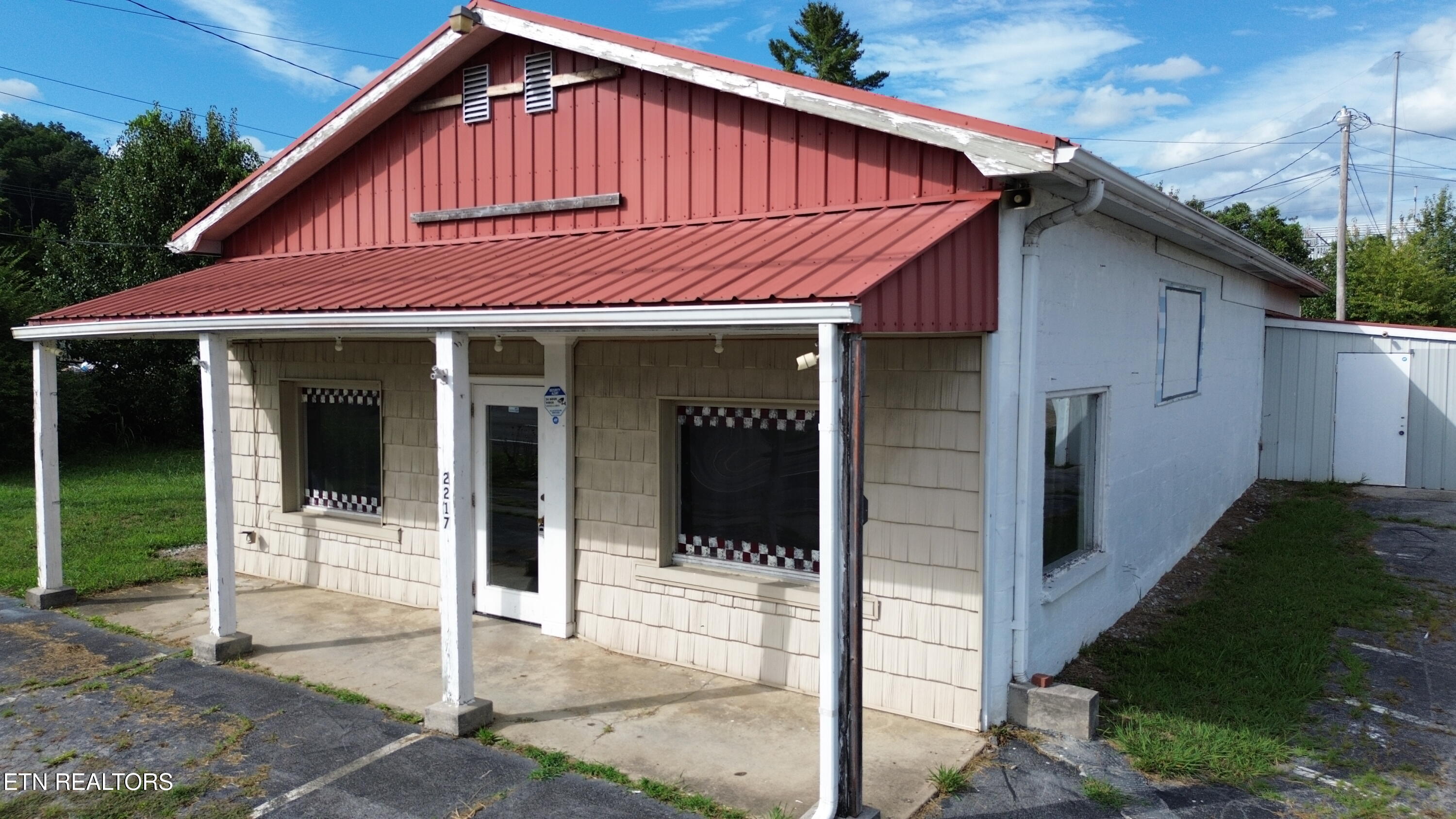 2215 Clinton Hwy Highway Powell TN 37849
