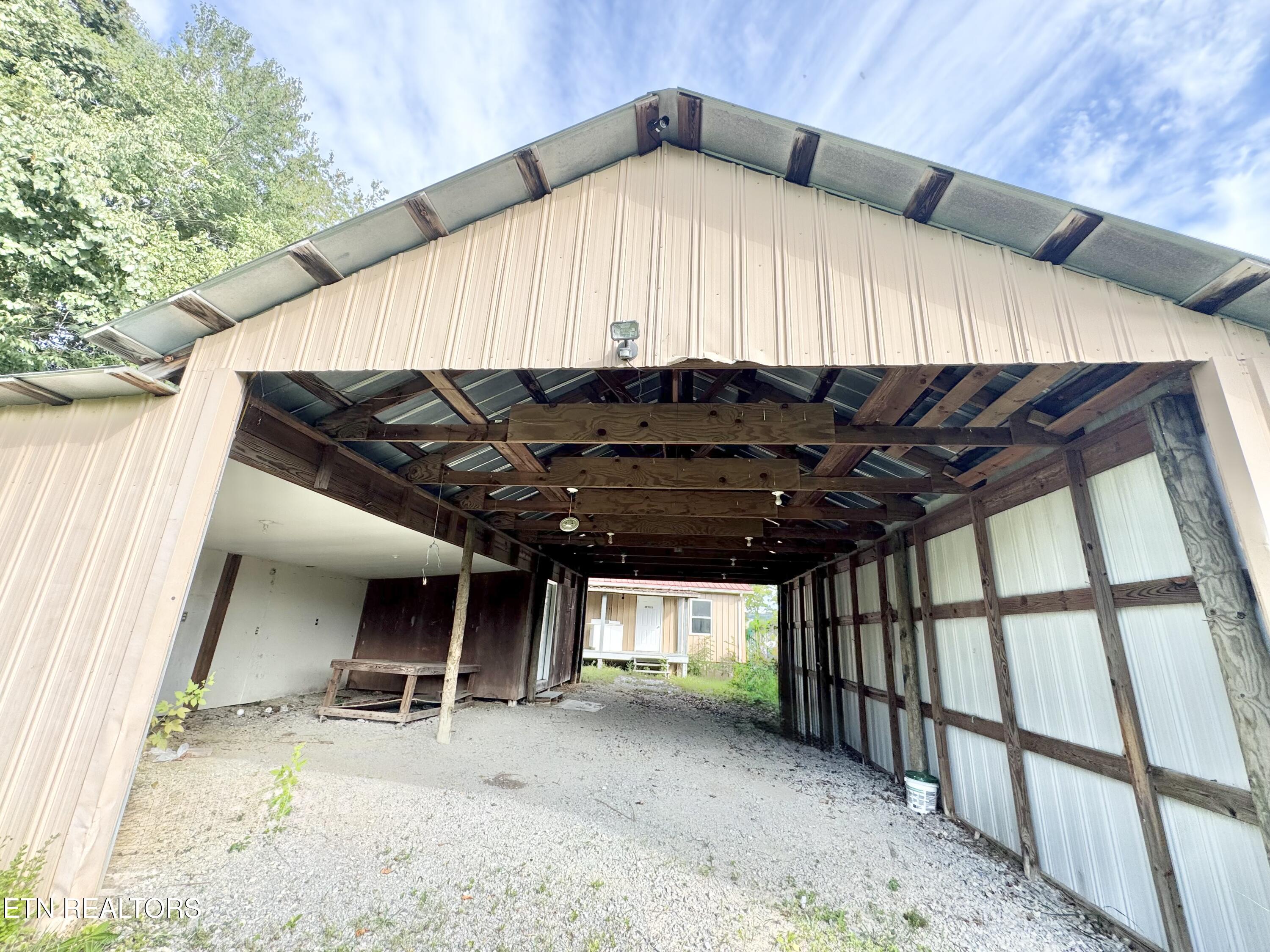 2215 Clinton Hwy Highway Powell TN 37849