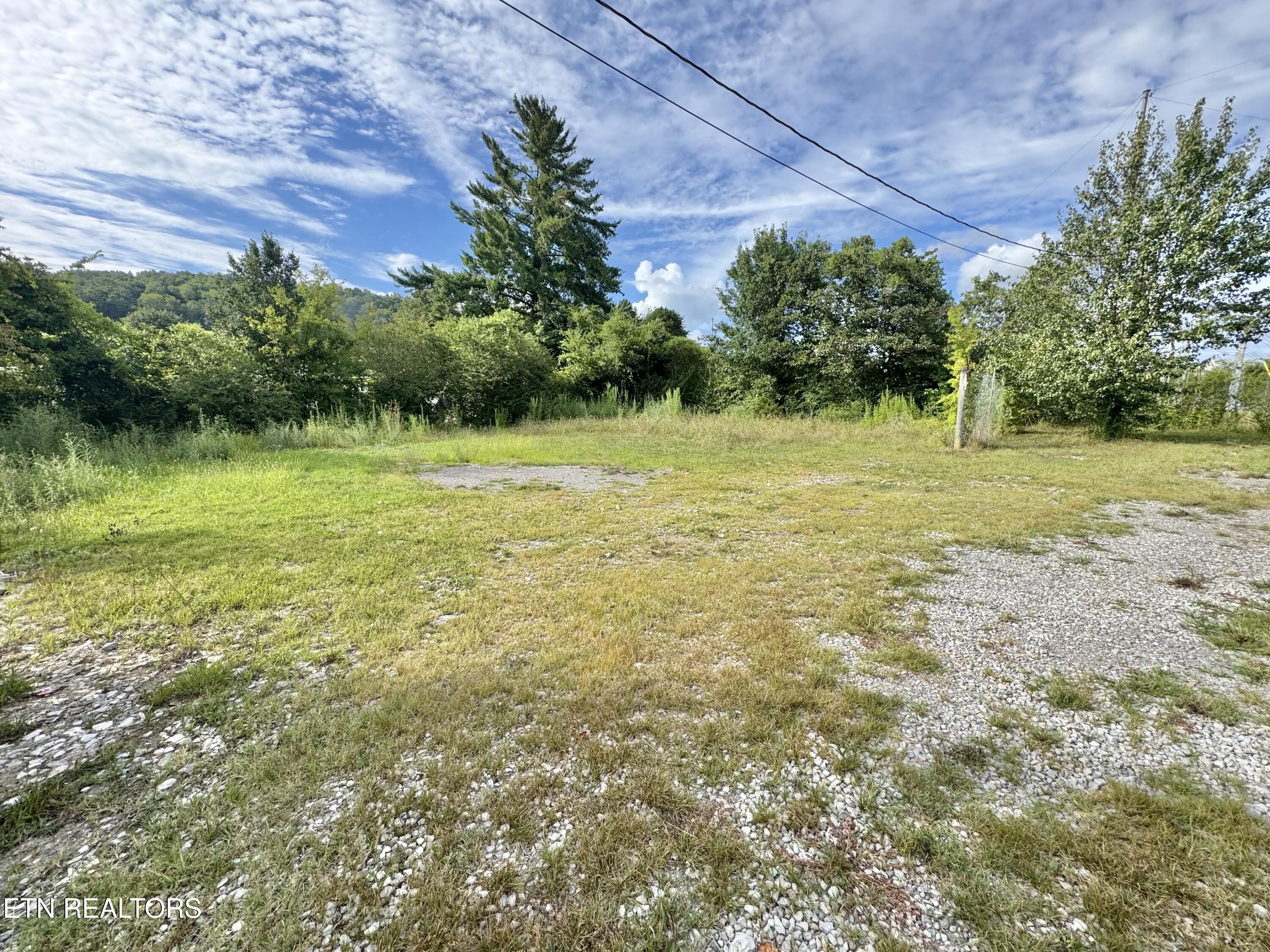 2215 Clinton Hwy Highway Powell TN 37849