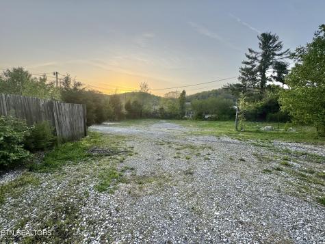 2215 Clinton Highway Highway Powell TN 37849