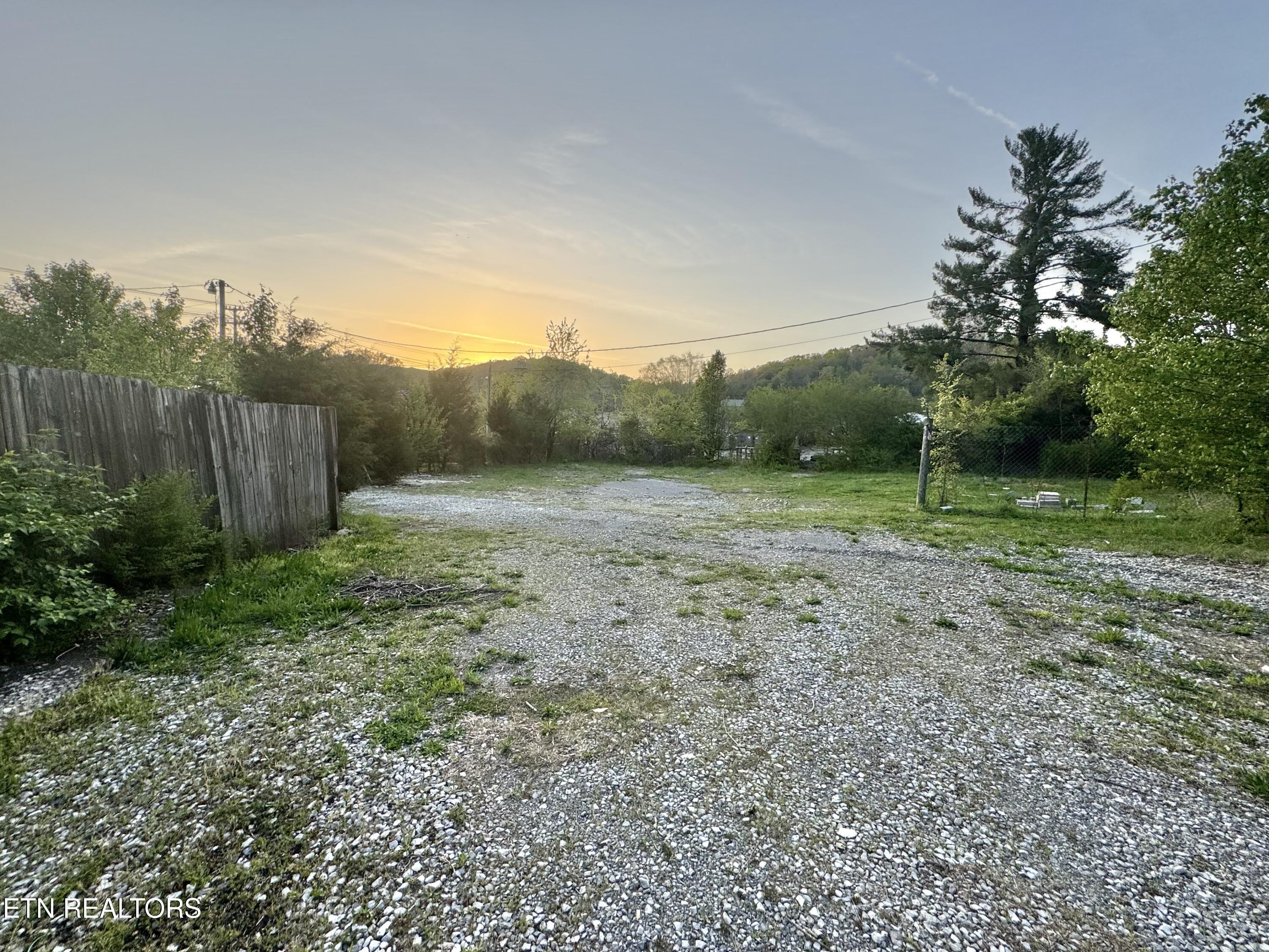 2215 Clinton Hwy Highway Powell TN 37849