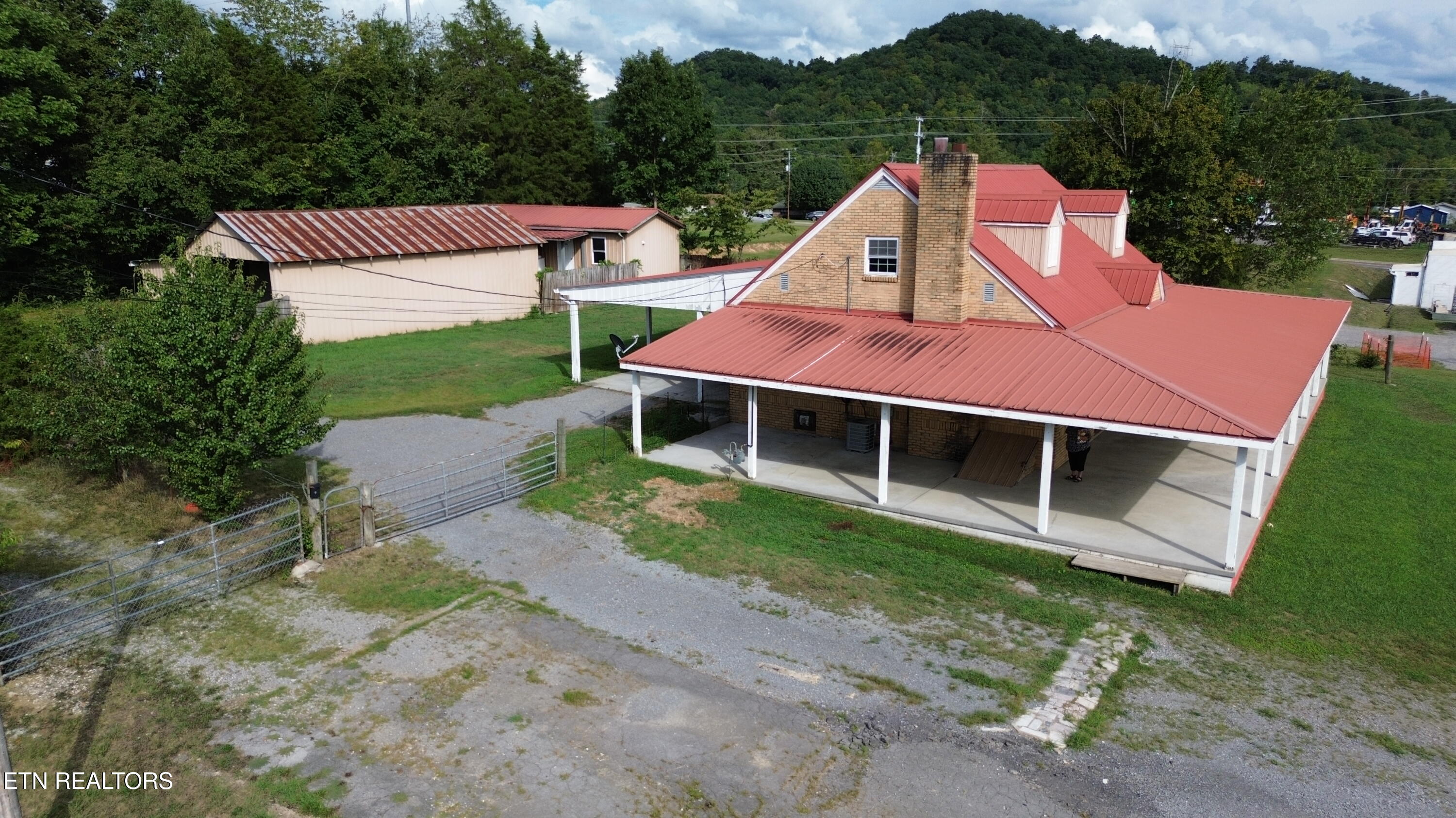 2215 Clinton Hwy Highway Powell TN 37849