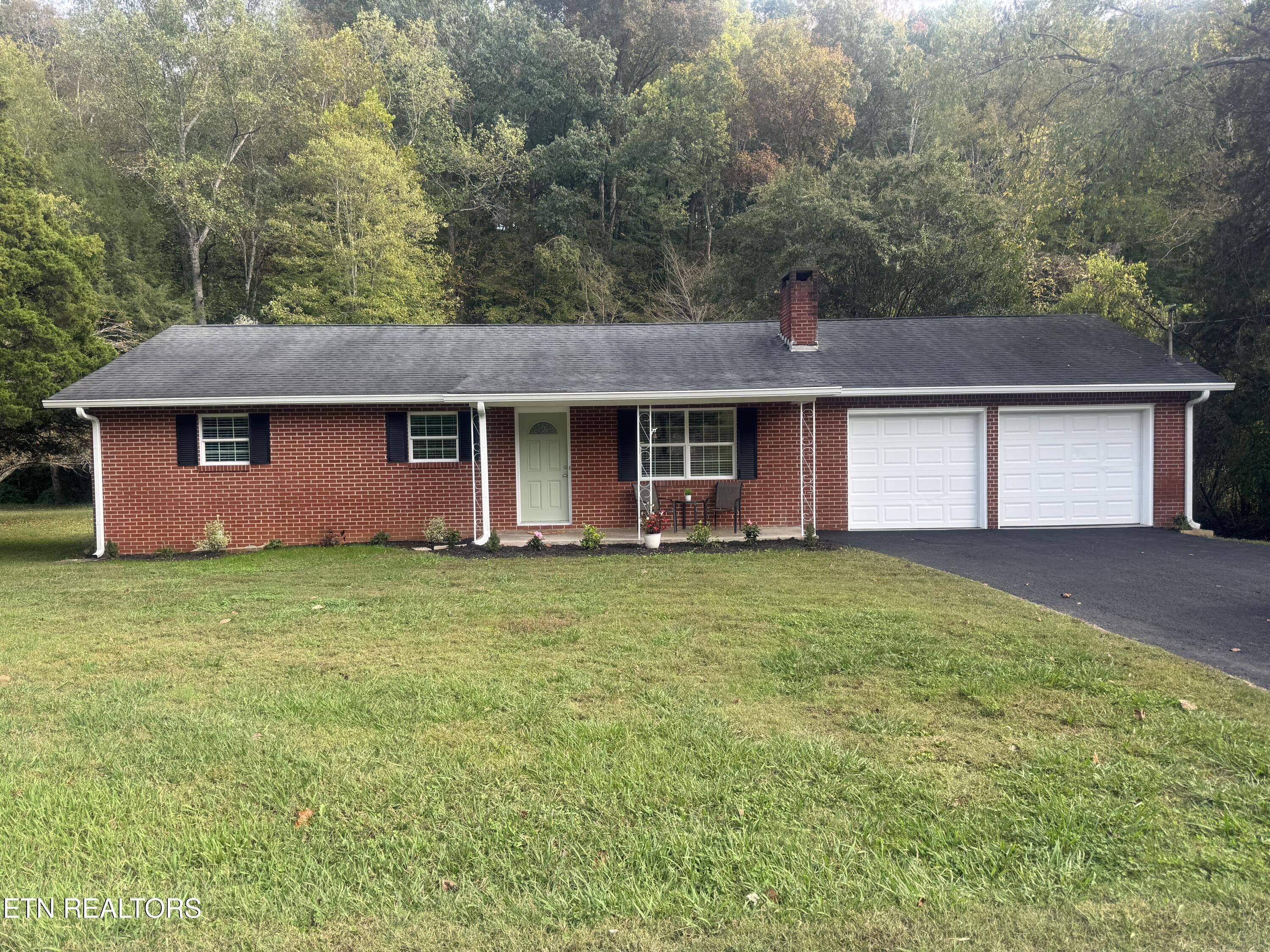 3341 W Wolf Valley Road Clinton TN 37716
