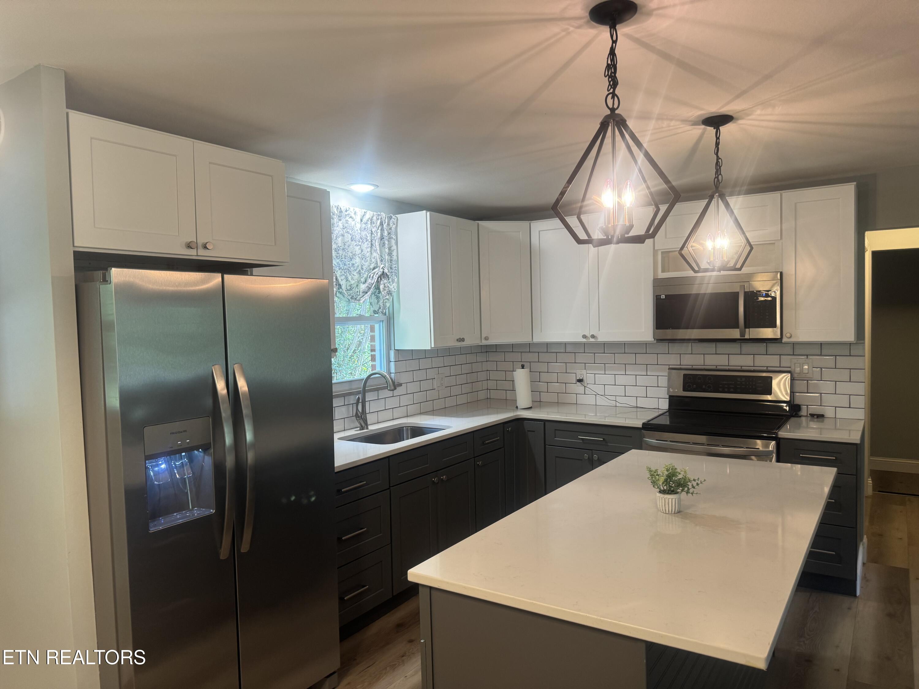 3341 W Wolf Valley Road Clinton TN 37716