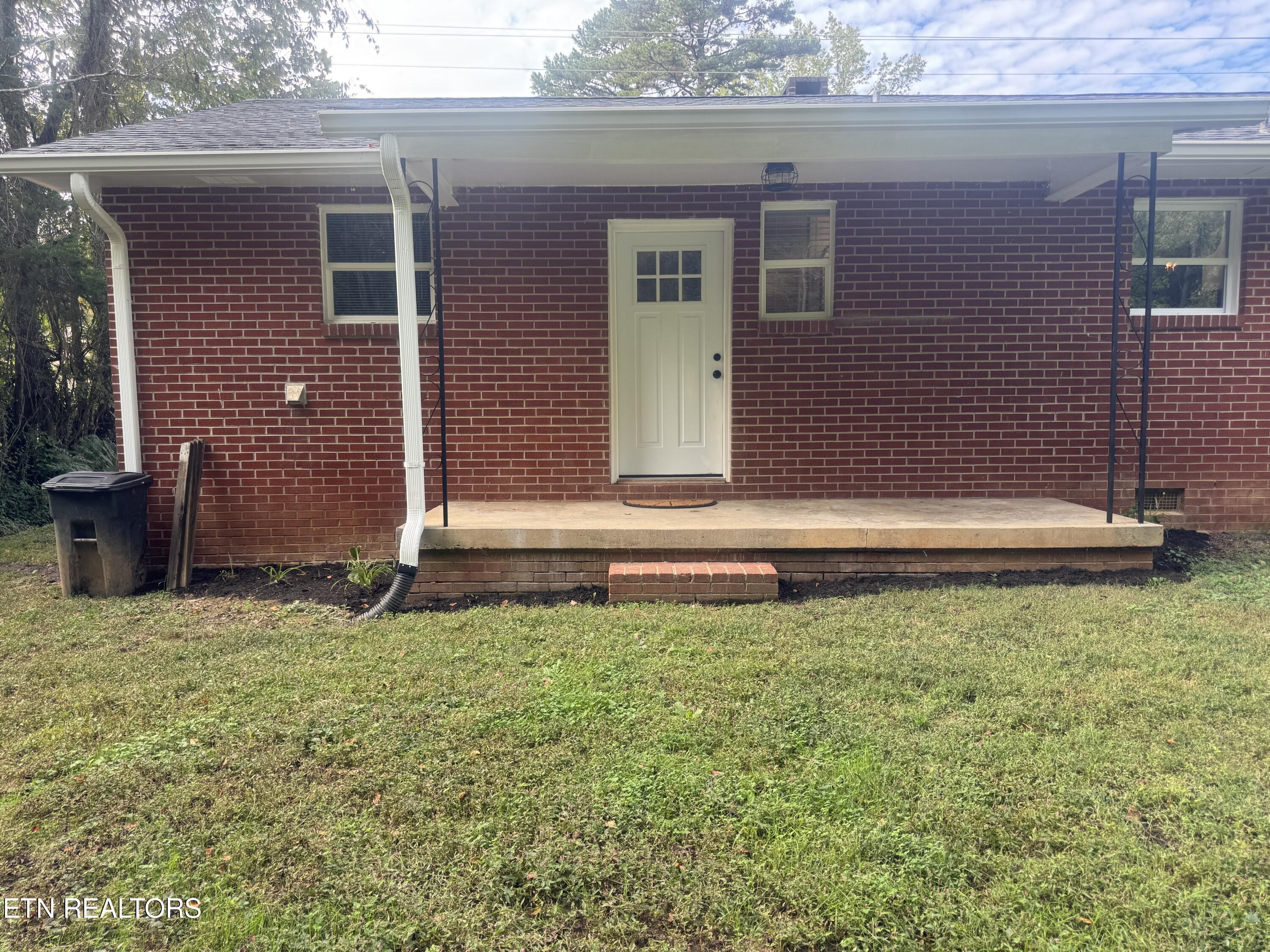 3341 W Wolf Valley Road Clinton TN 37716