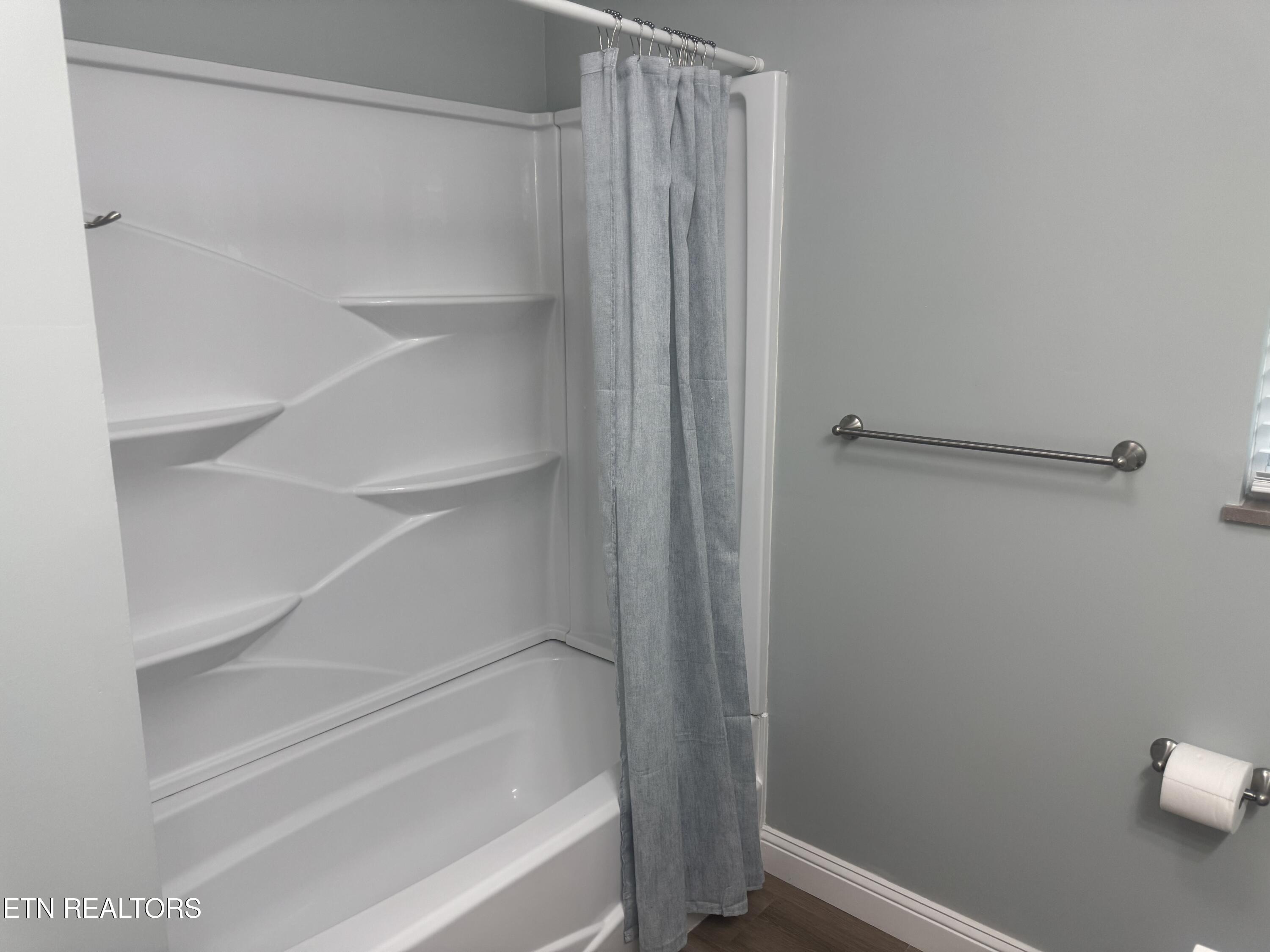 3341 W Wolf Valley Road Clinton TN 37716