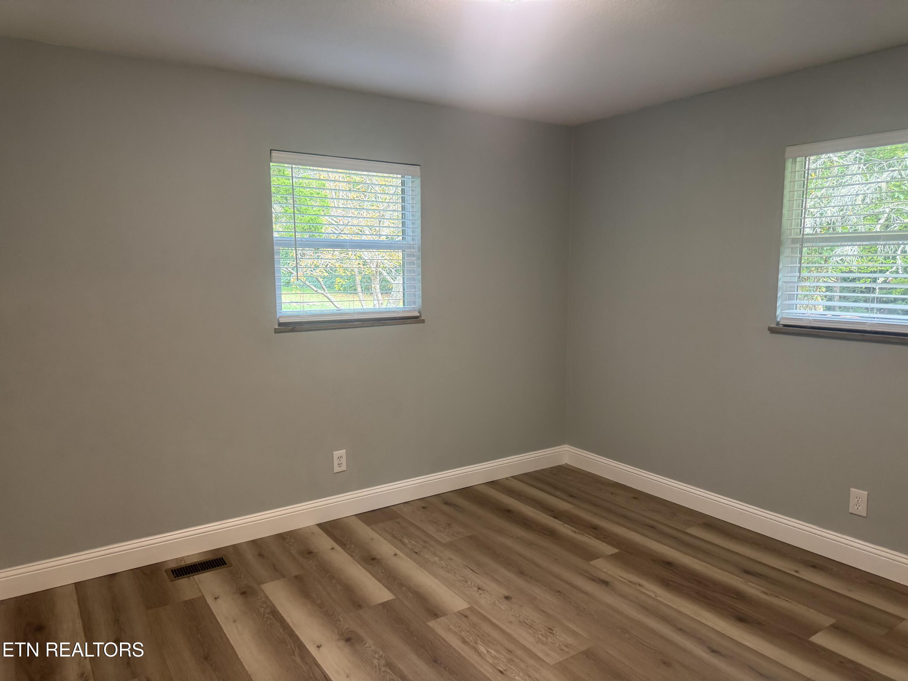 3341 W Wolf Valley Road Clinton TN 37716