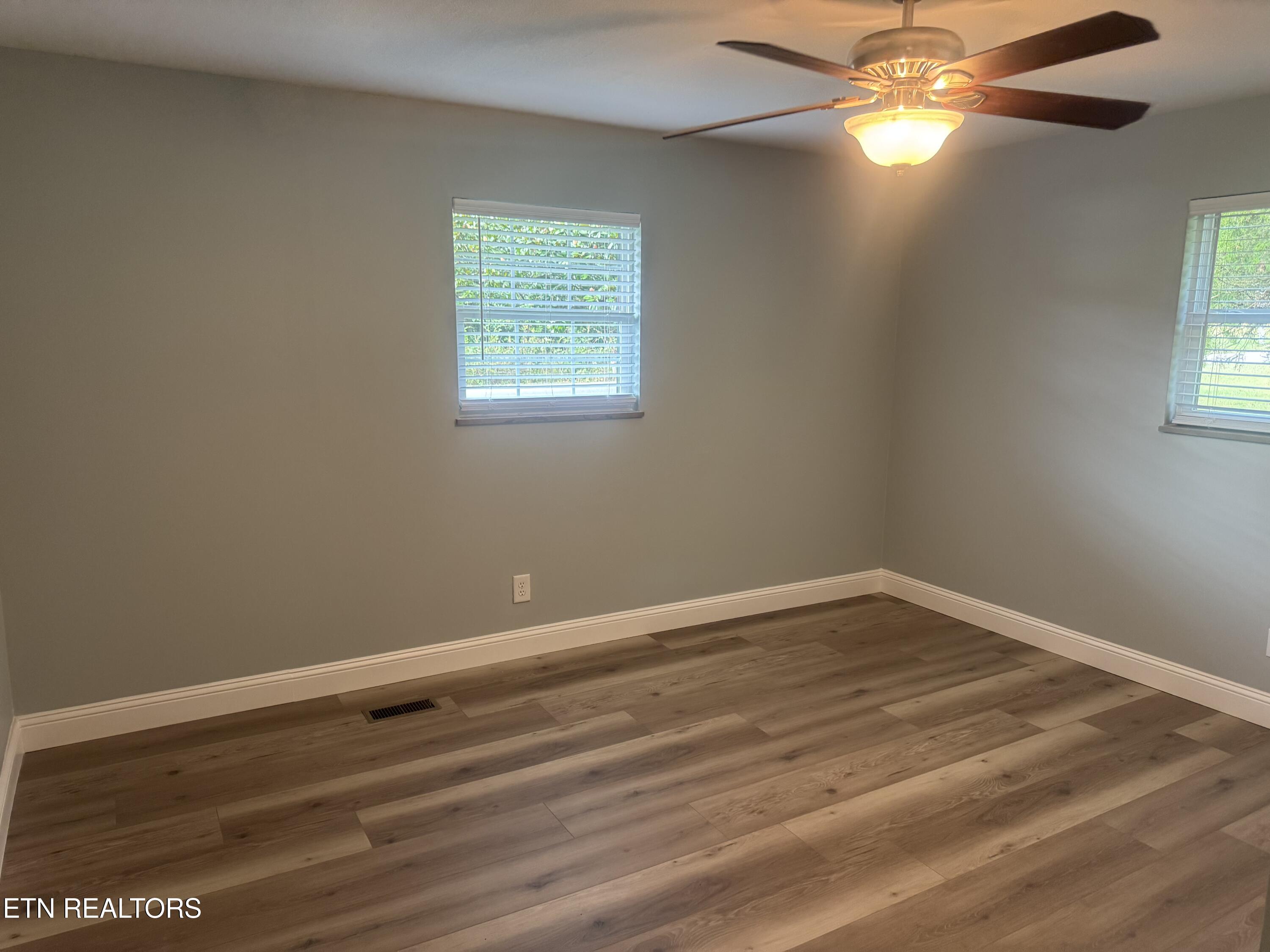 3341 W Wolf Valley Road Clinton TN 37716