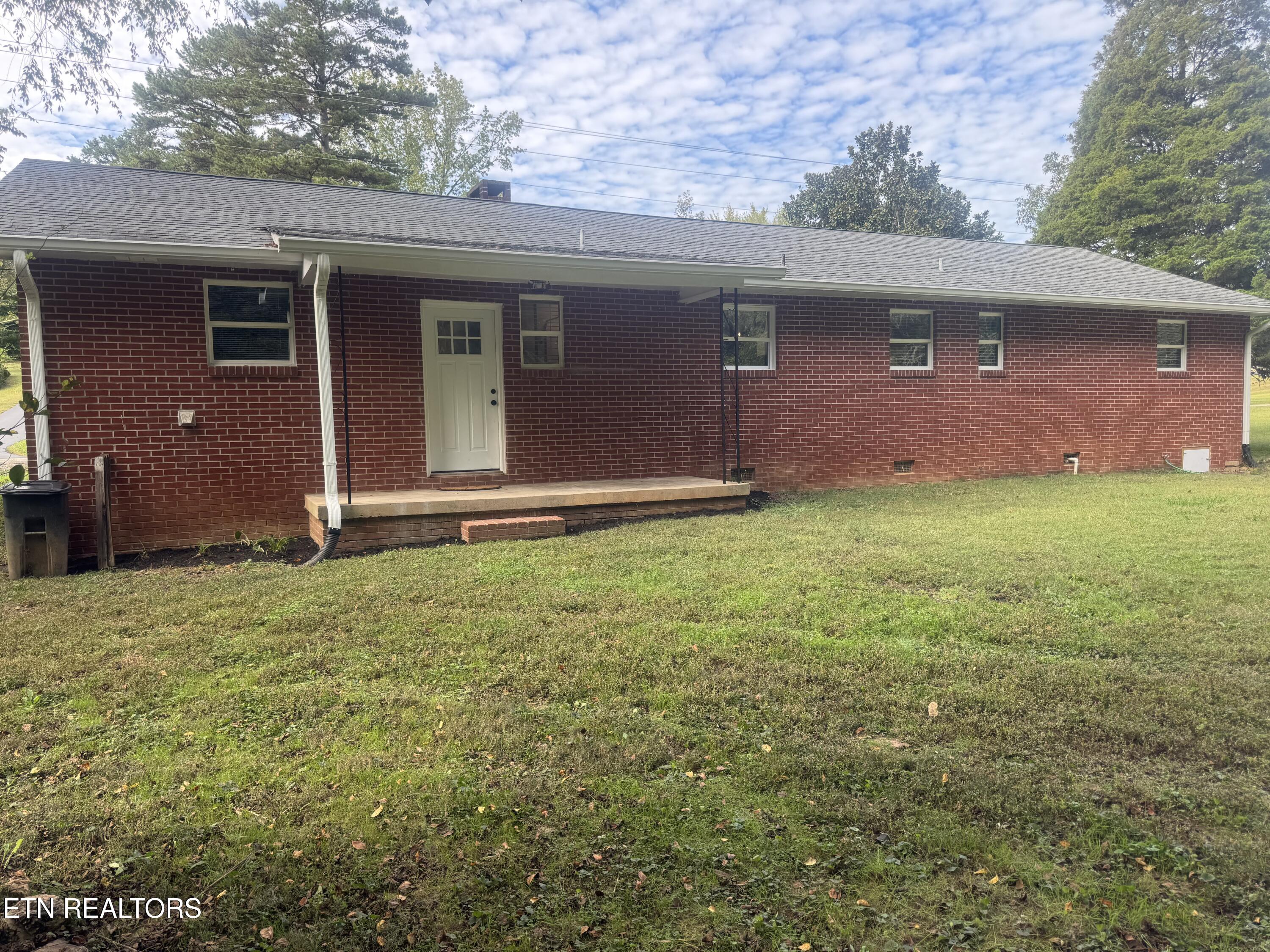 3341 W Wolf Valley Road Clinton TN 37716