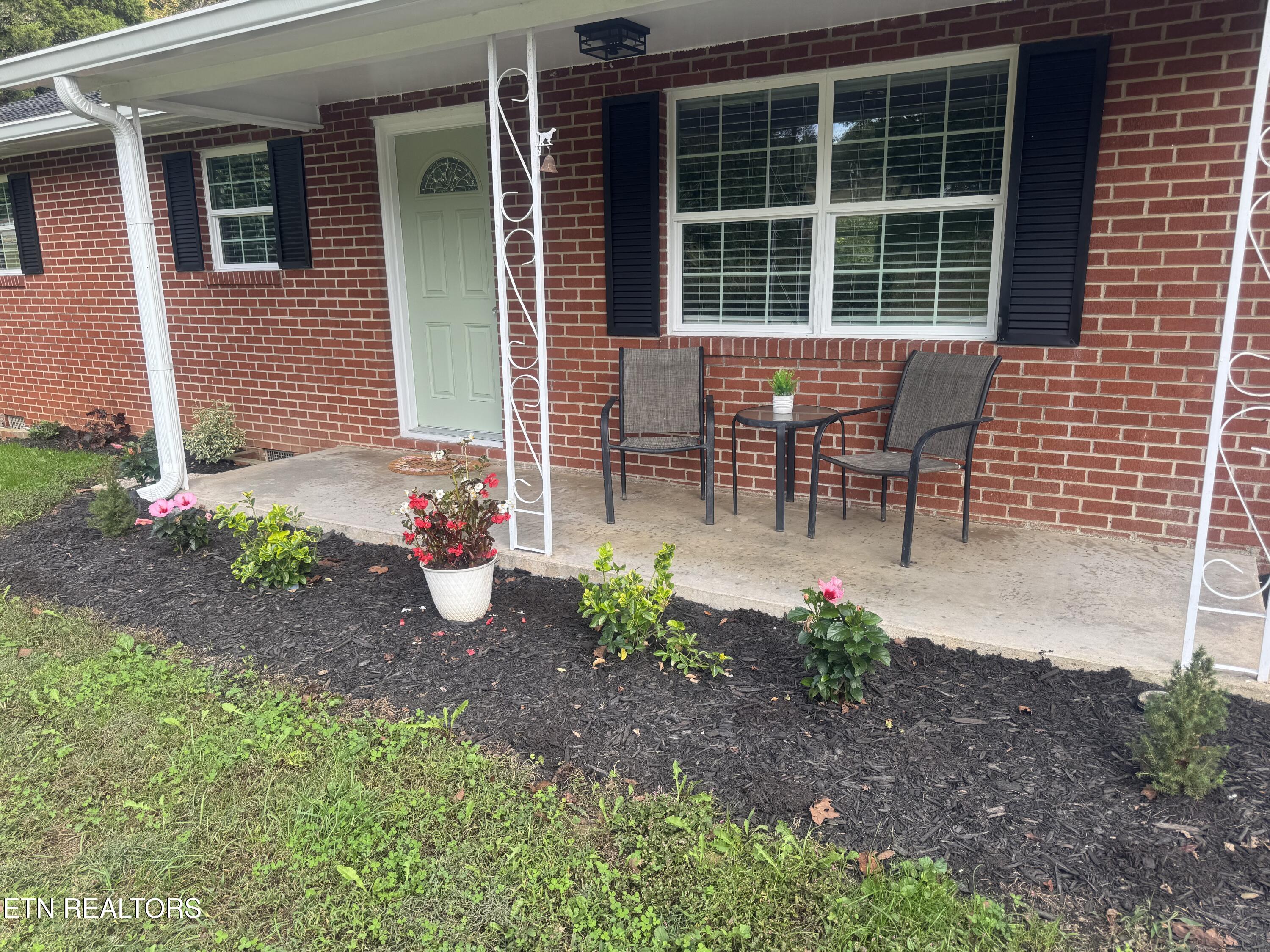 3341 W Wolf Valley Road Clinton TN 37716