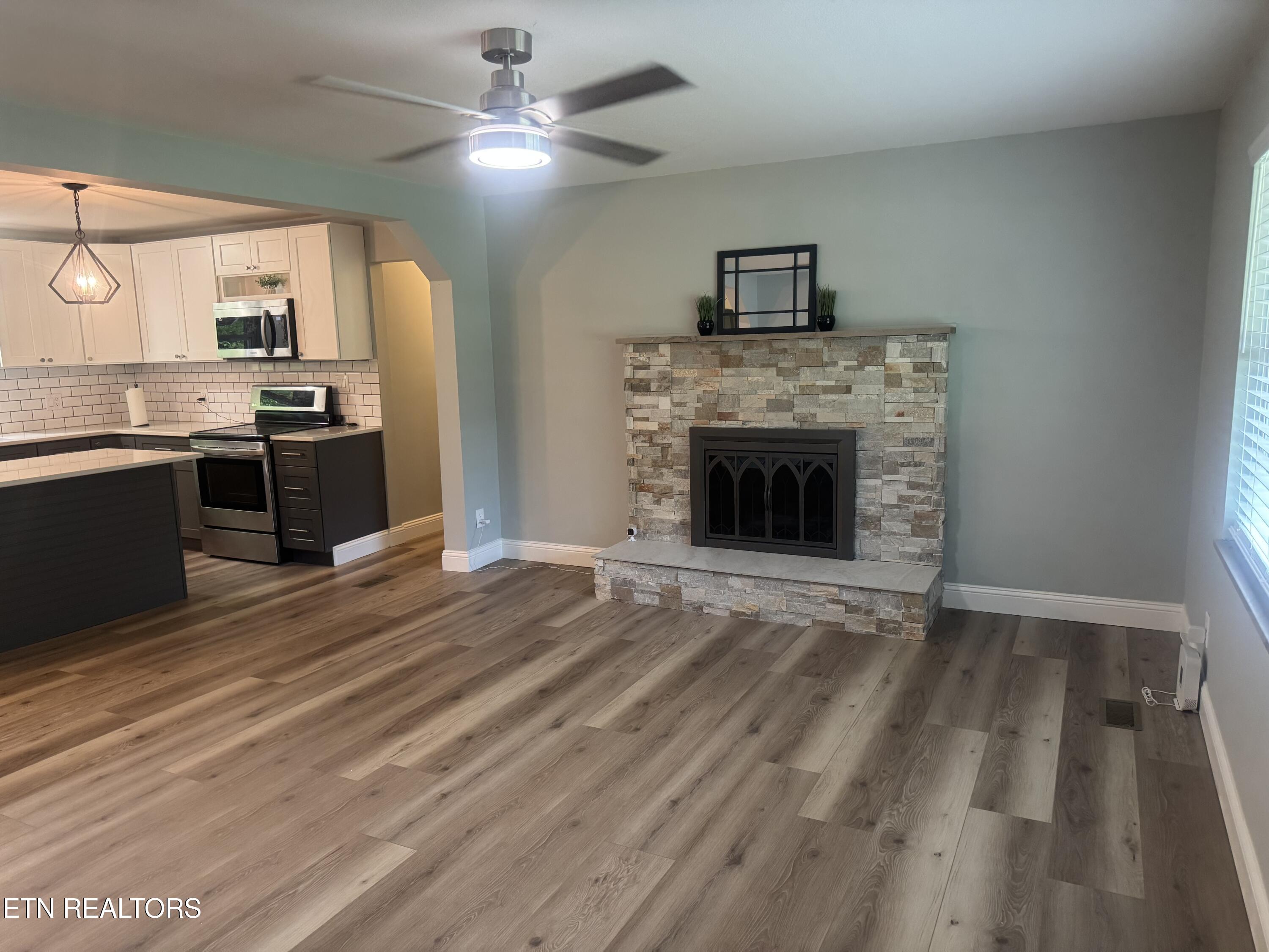 3341 W Wolf Valley Road Clinton TN 37716