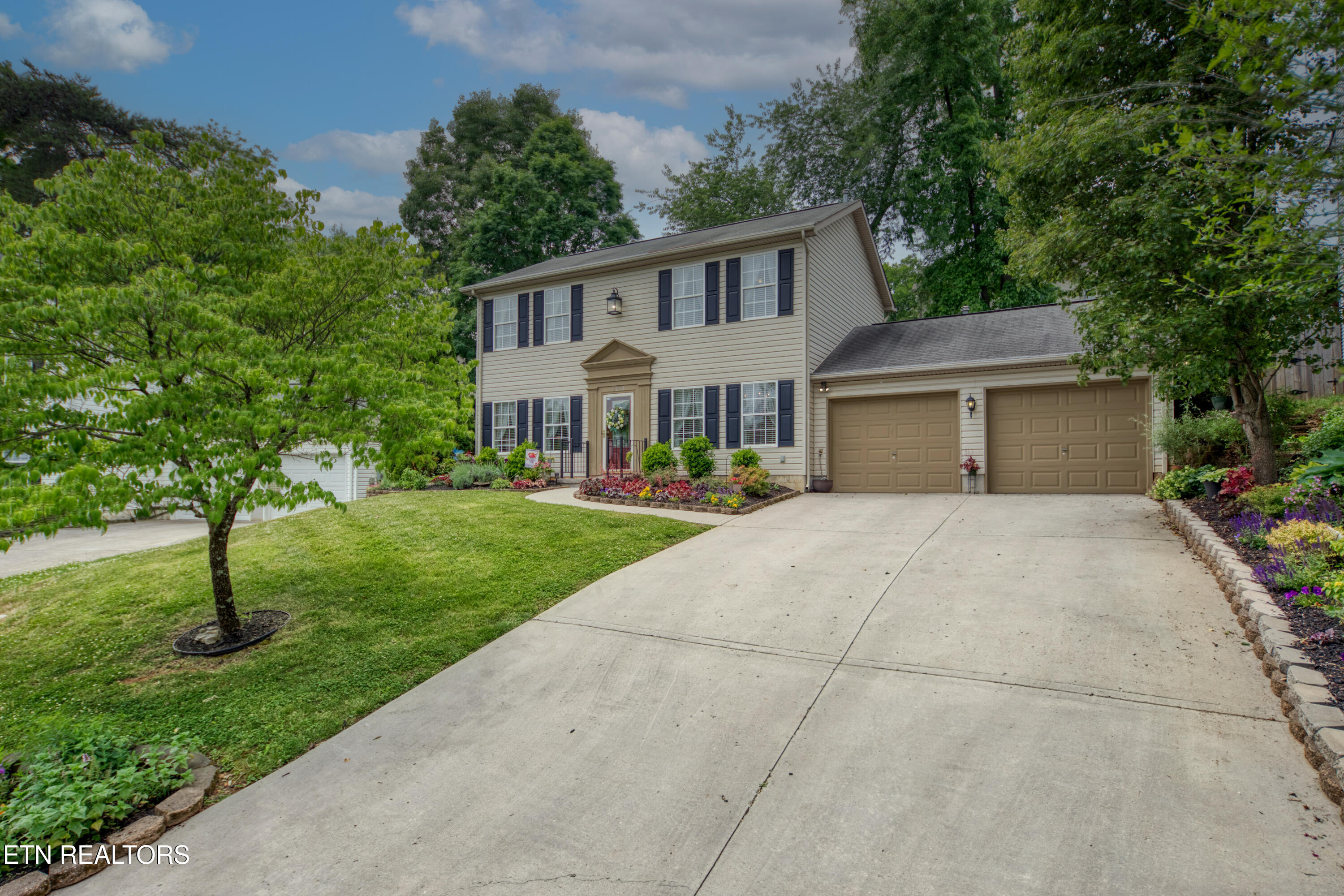1218 Edenbridge Way Knoxville TN 37923