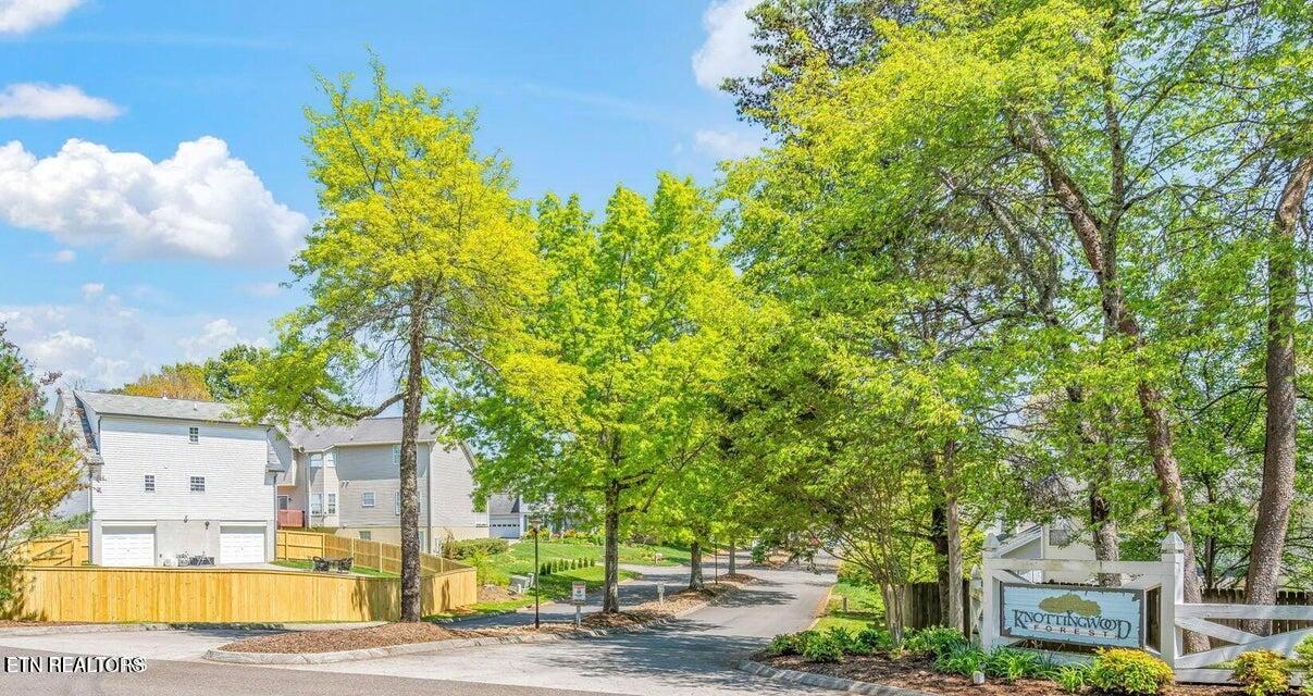 1218 Edenbridge Way Knoxville TN 37923