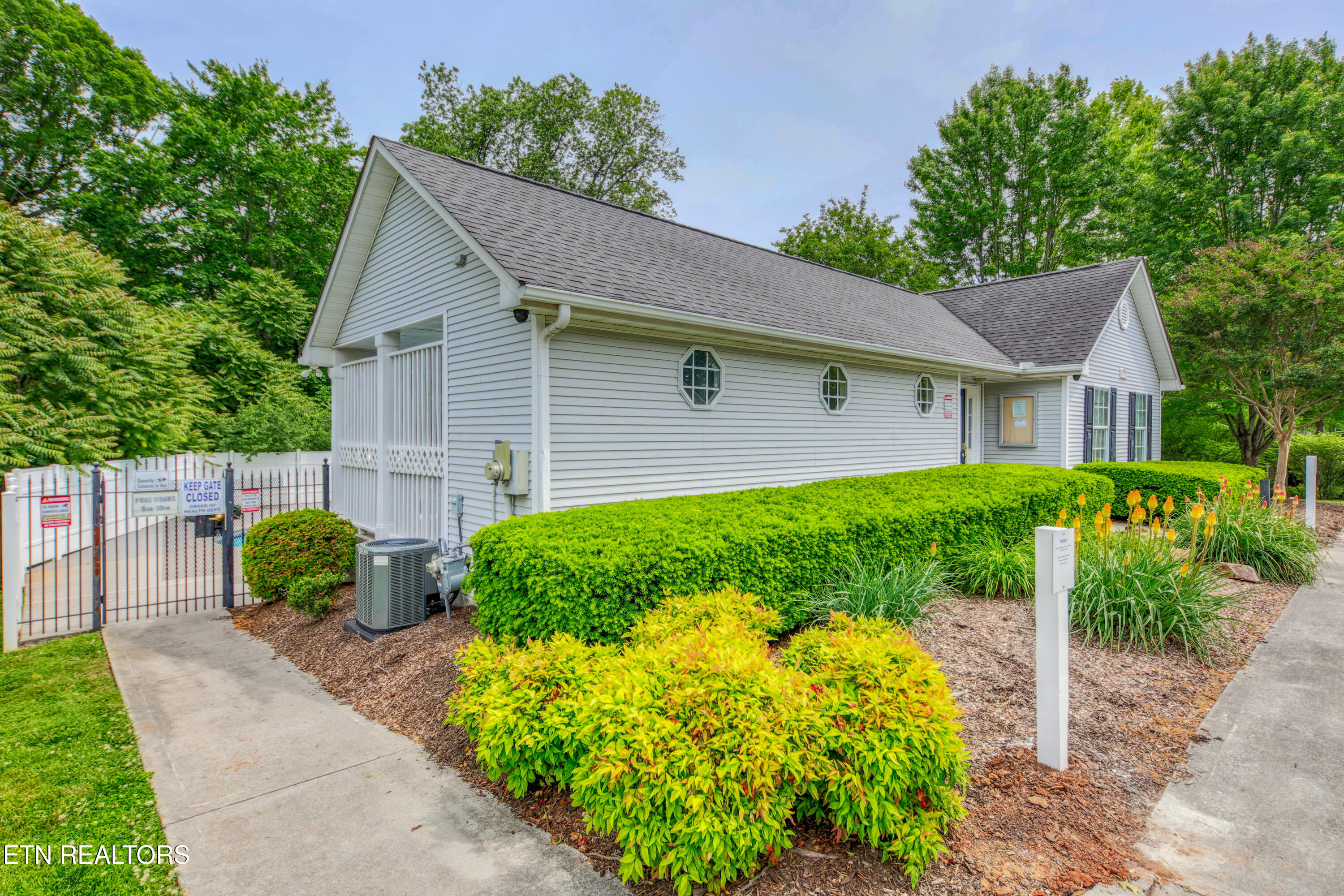 1218 Edenbridge Way Knoxville TN 37923